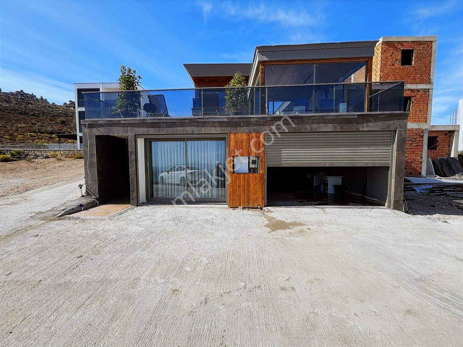 Bodrum Bağlada Kiralık Deniz Manzaralı 6+2 Müstakil Villa - Görsel 4