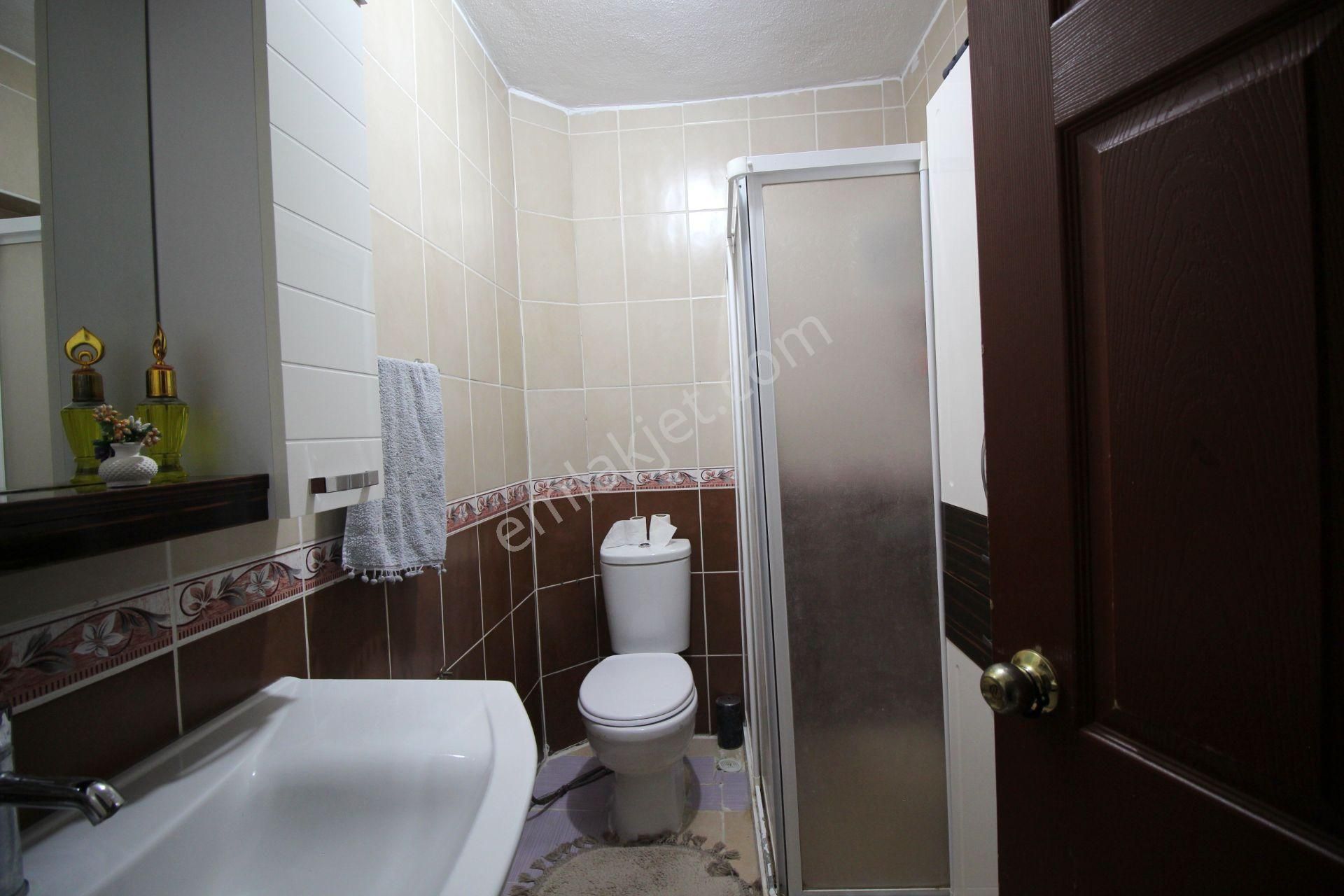 Emre Emlak'tan 30 Ağustos'da Katta Geniş Ön Cephe Satılık 3+1 Daire - Görsel 26