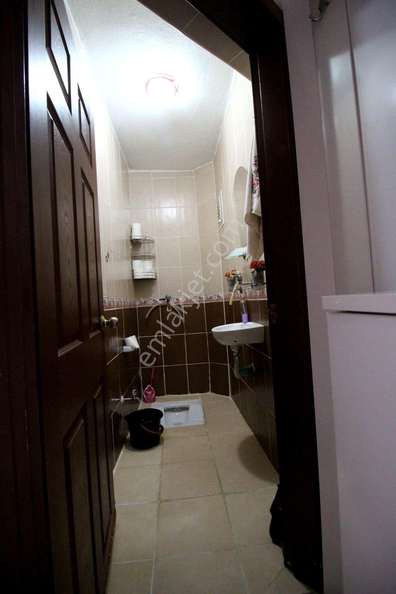 Emre Emlak'tan 30 Ağustos'da Katta Geniş Ön Cephe Satılık 3+1 Daire - Görsel 28