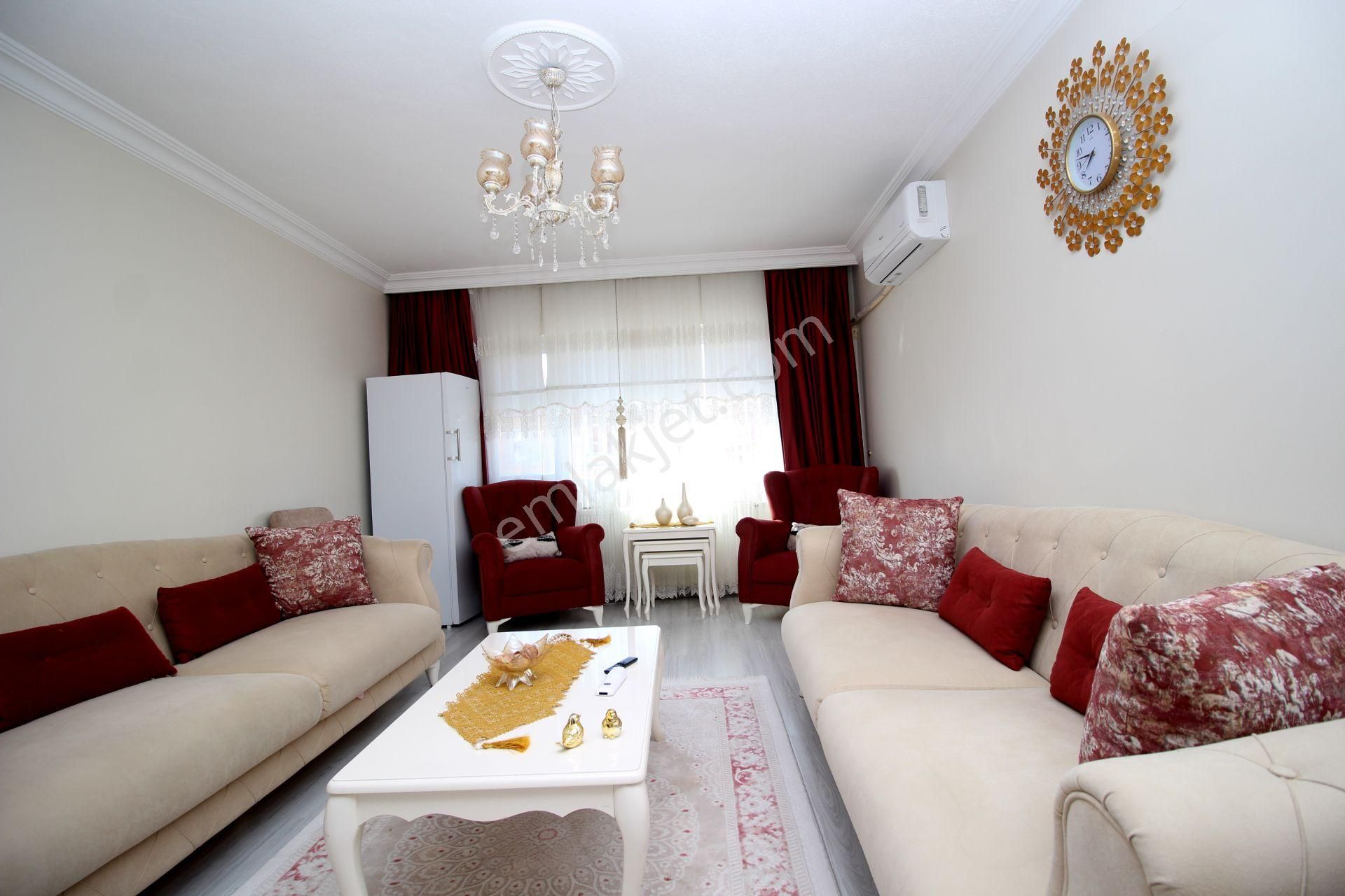 Emre Emlak'tan 30 Ağustos'da Katta Geniş Ön Cephe Satılık 3+1 Daire - Görsel 14