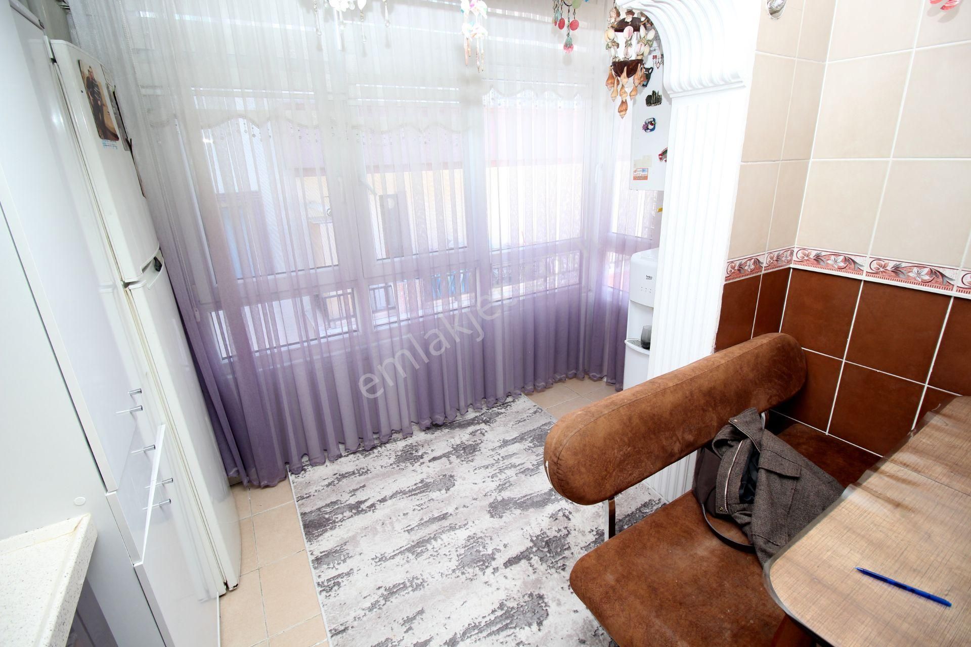 Emre Emlak'tan 30 Ağustos'da Katta Geniş Ön Cephe Satılık 3+1 Daire - Görsel 10