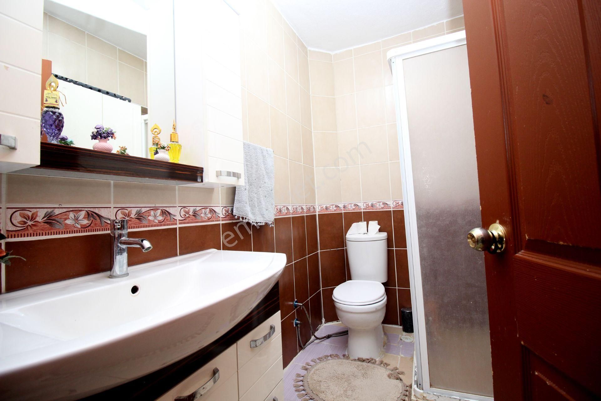 Emre Emlak'tan 30 Ağustos'da Katta Geniş Ön Cephe Satılık 3+1 Daire - Görsel 25