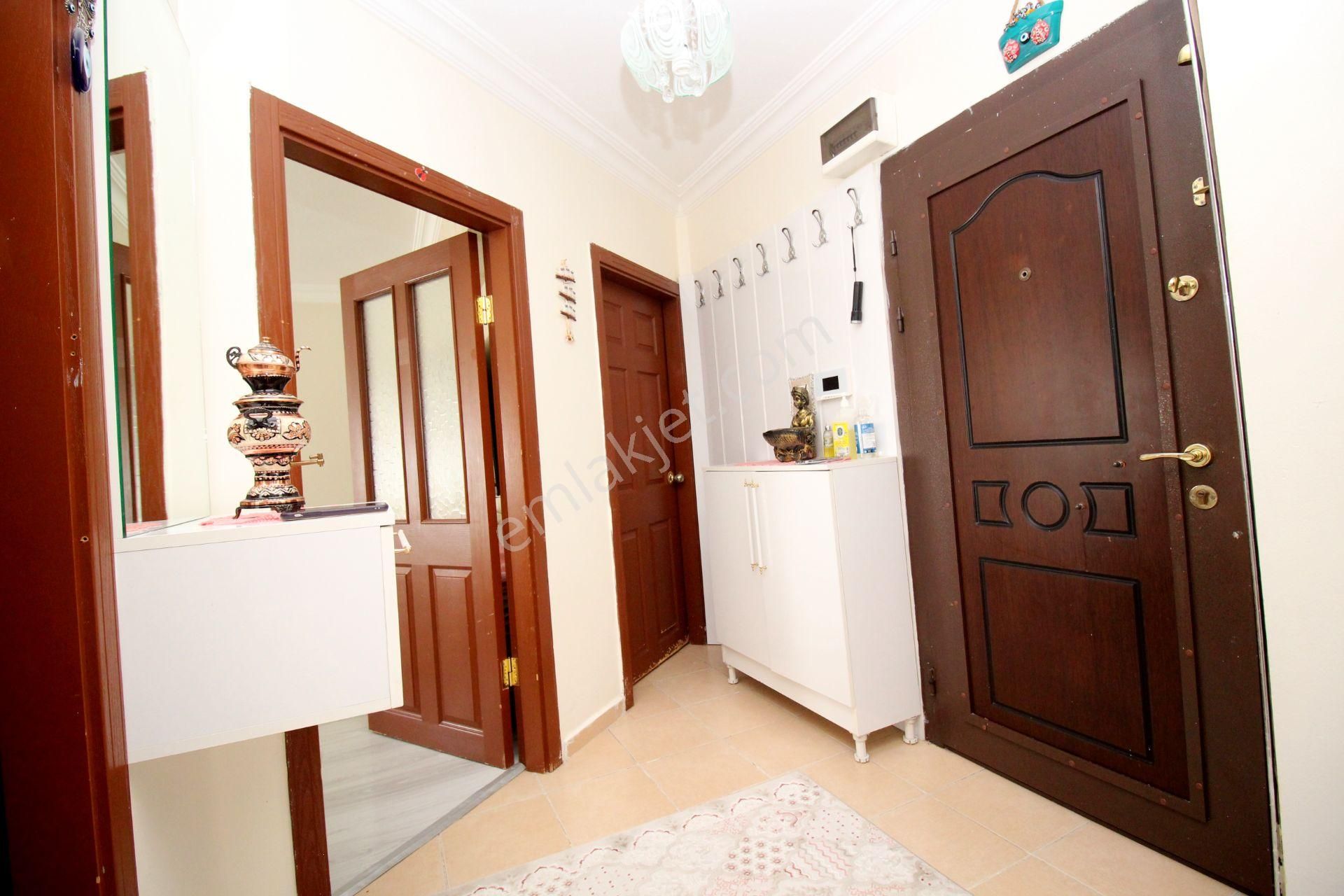 Emre Emlak'tan 30 Ağustos'da Katta Geniş Ön Cephe Satılık 3+1 Daire - Görsel 27