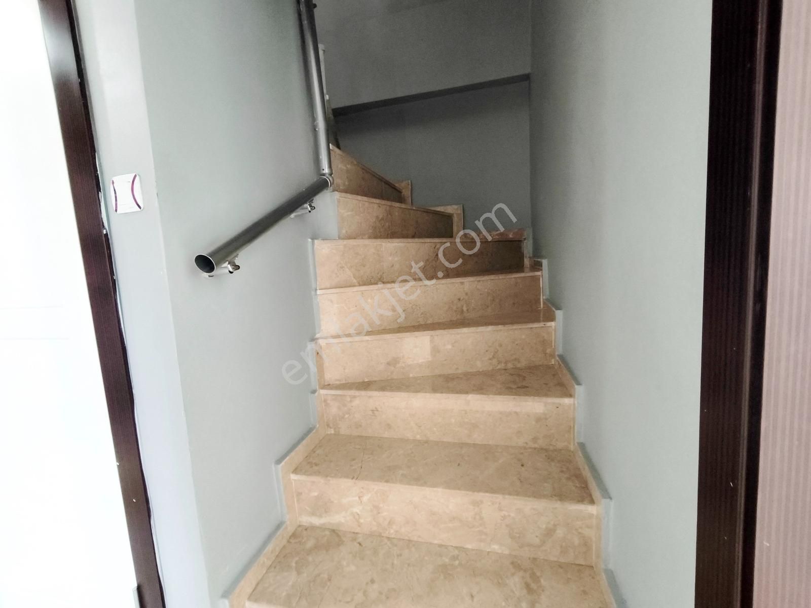 Alsancak Mh Çift Girişe Uygun 2 Banyo Wc'li Teraslı 4+1 Köşebaşı - Görsel 23