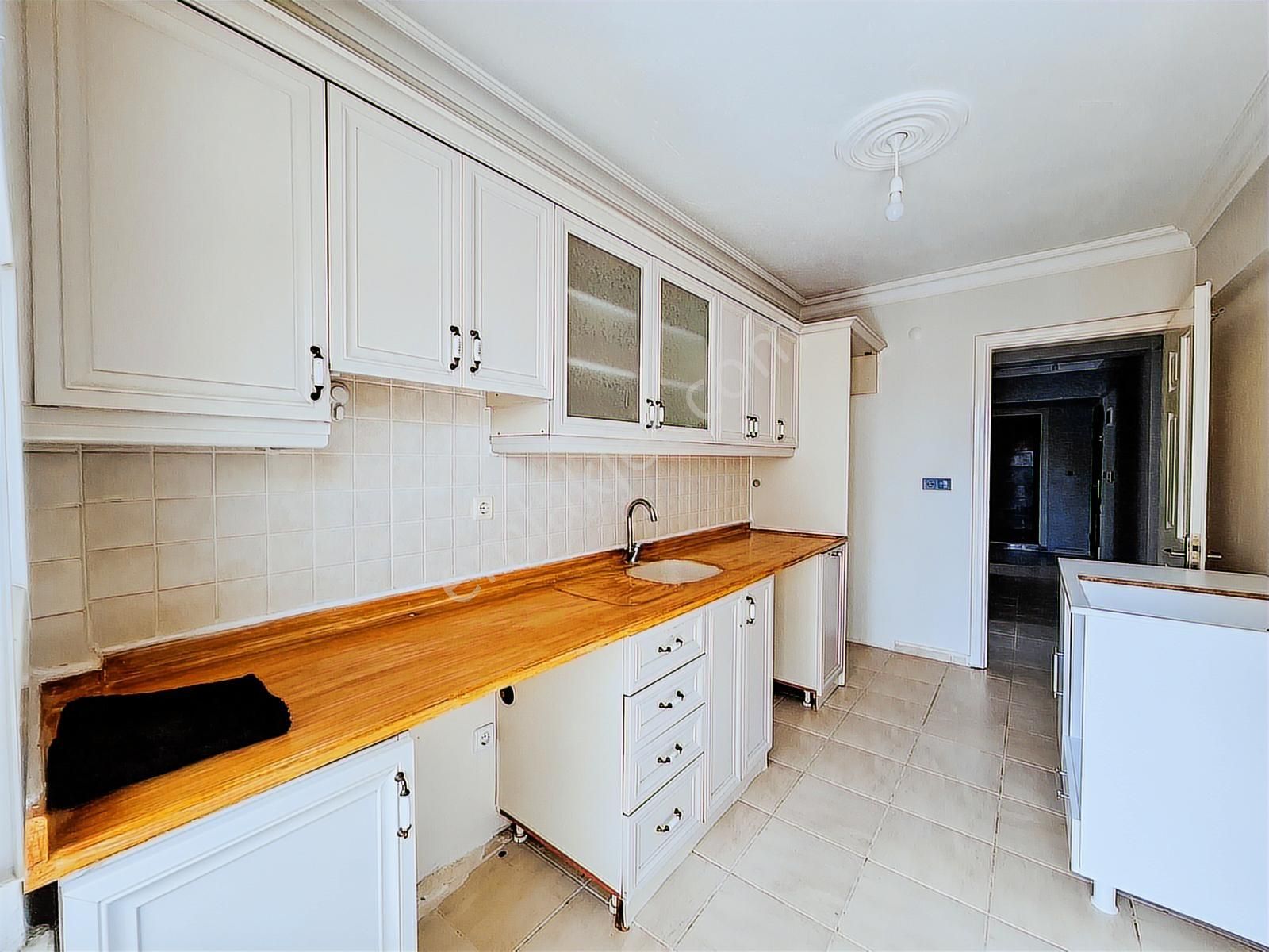 Didim Merkezi Konumda Asansörlü Geniş 3+1 Ayrı Mutfak Daire - Görsel 5