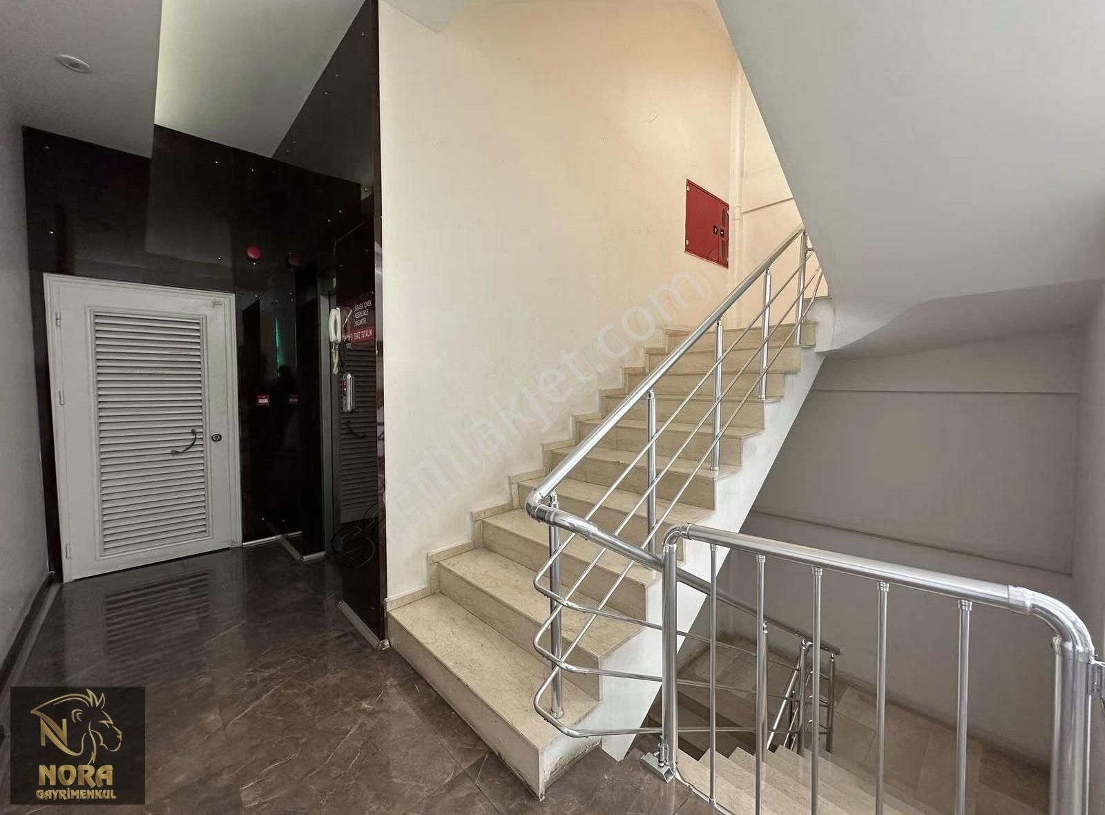 Nora'dan Üniversite Caddesinde Ulaşımı Kolay Geniş - Görsel 3