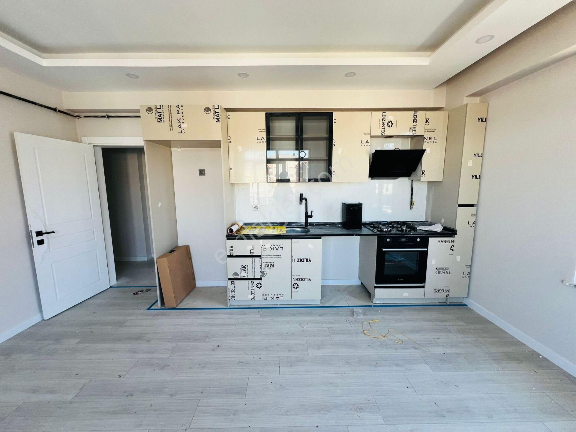 Karasu Merkezde ^^kiralık Sıfır Daire^^3.kat 2+1 Açık Cepheli - Görsel 13