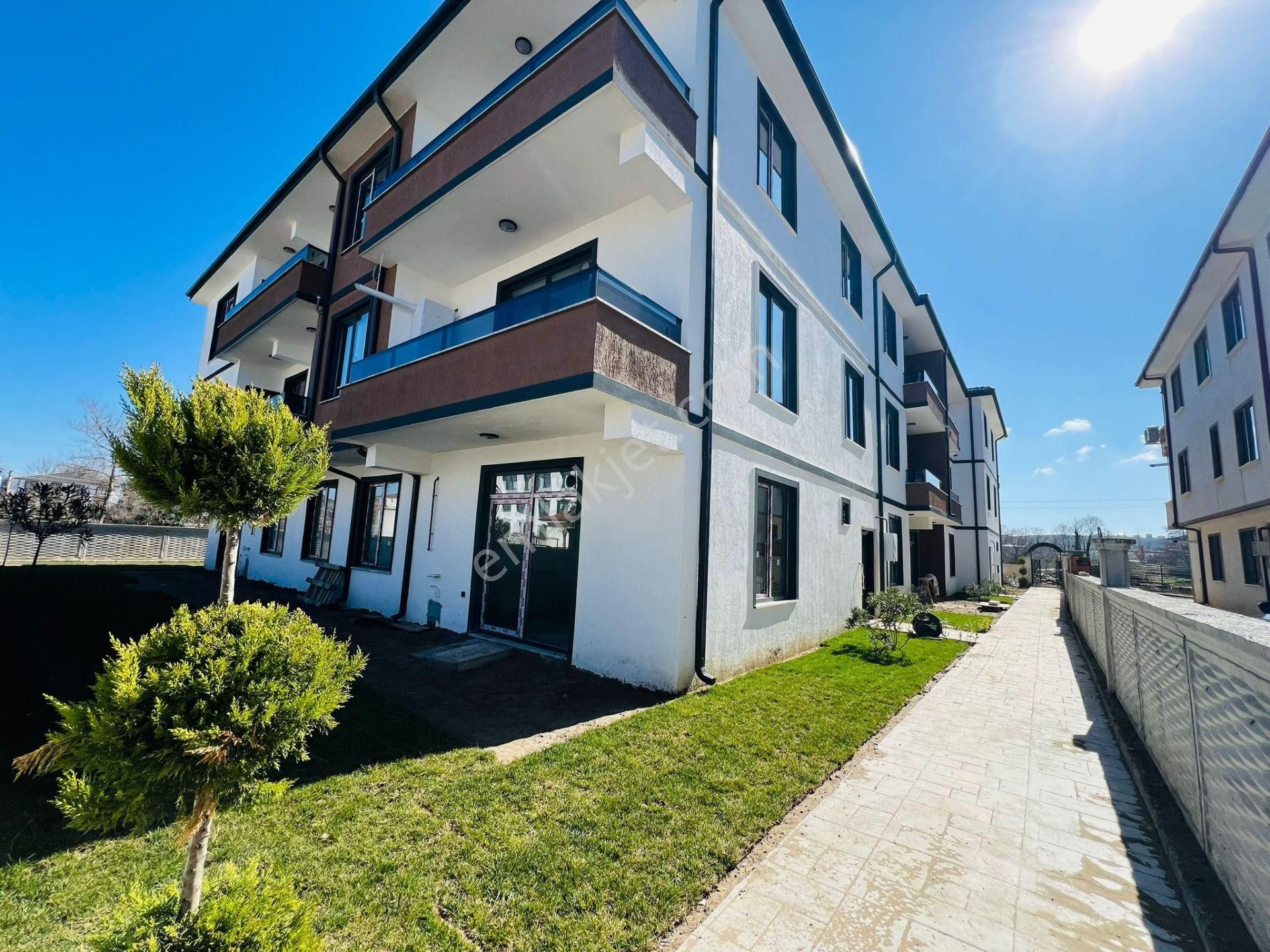Karasu Merkezde ^^kiralık Sıfır Daire^^3.kat 2+1 Açık Cepheli - Görsel 3