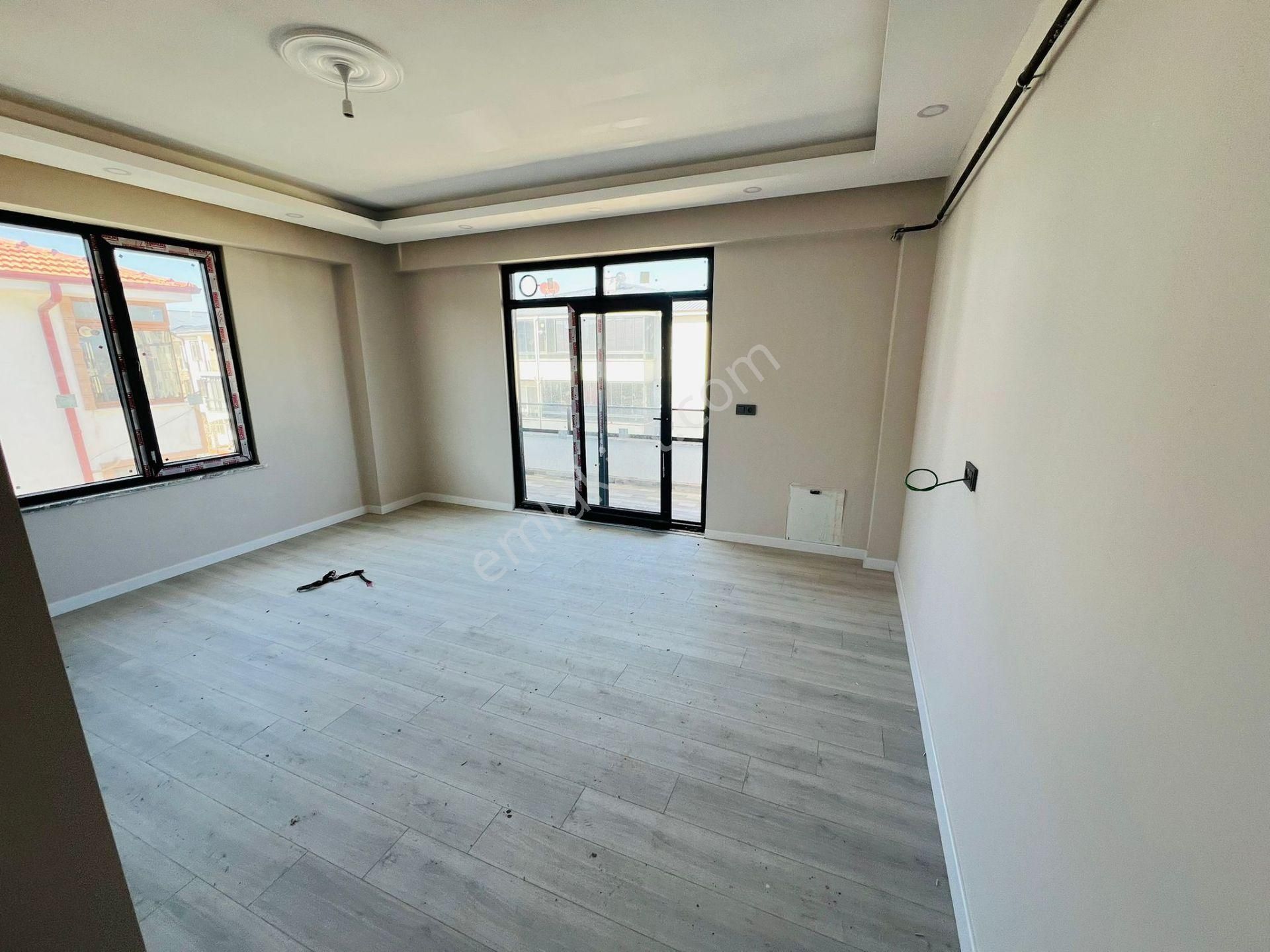 Karasu Merkezde ^^kiralık Sıfır Daire^^3.kat 2+1 Açık Cepheli - Görsel 12
