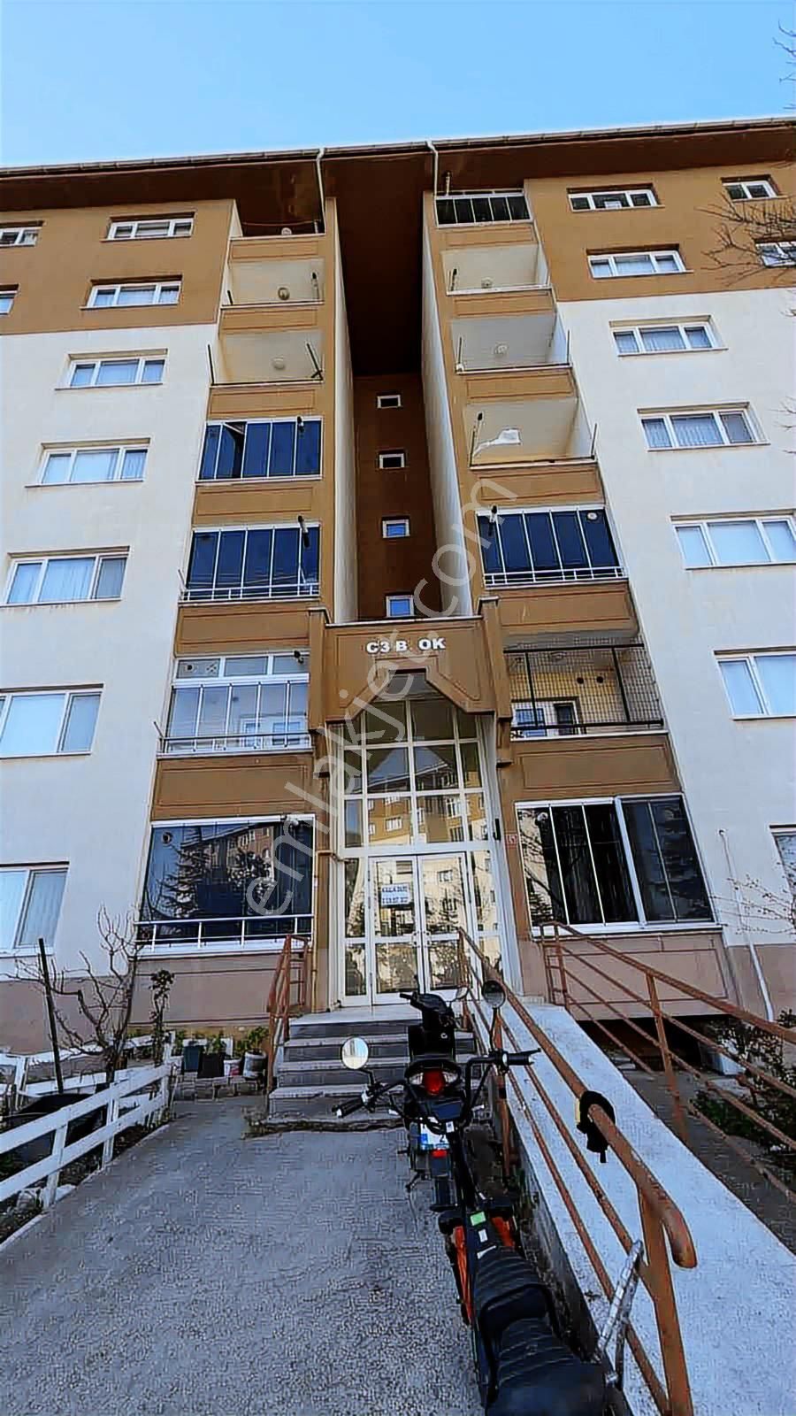 Karacabey Toki Konutlarında Satılık Ara Kat Daire