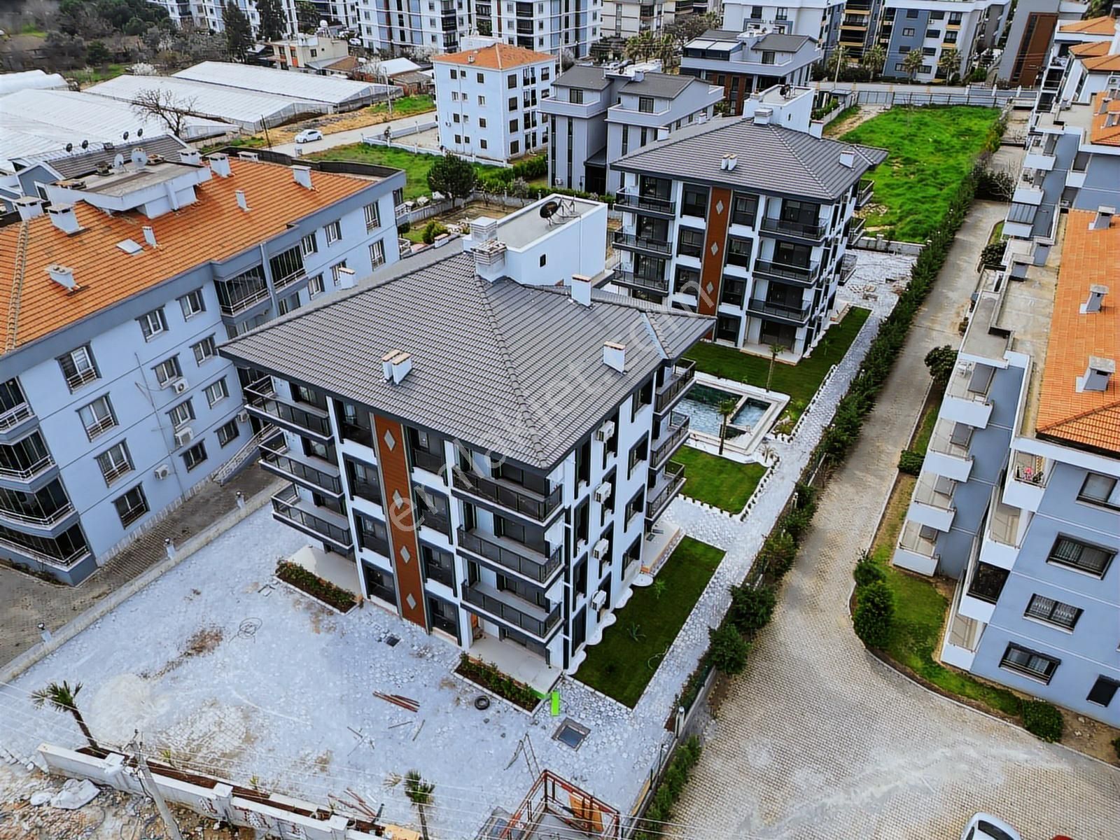 Q'zen Den Havuzlu Site İçersnde Sıfır 135 M2 Arakat 3+1 Daireler - Görsel 2