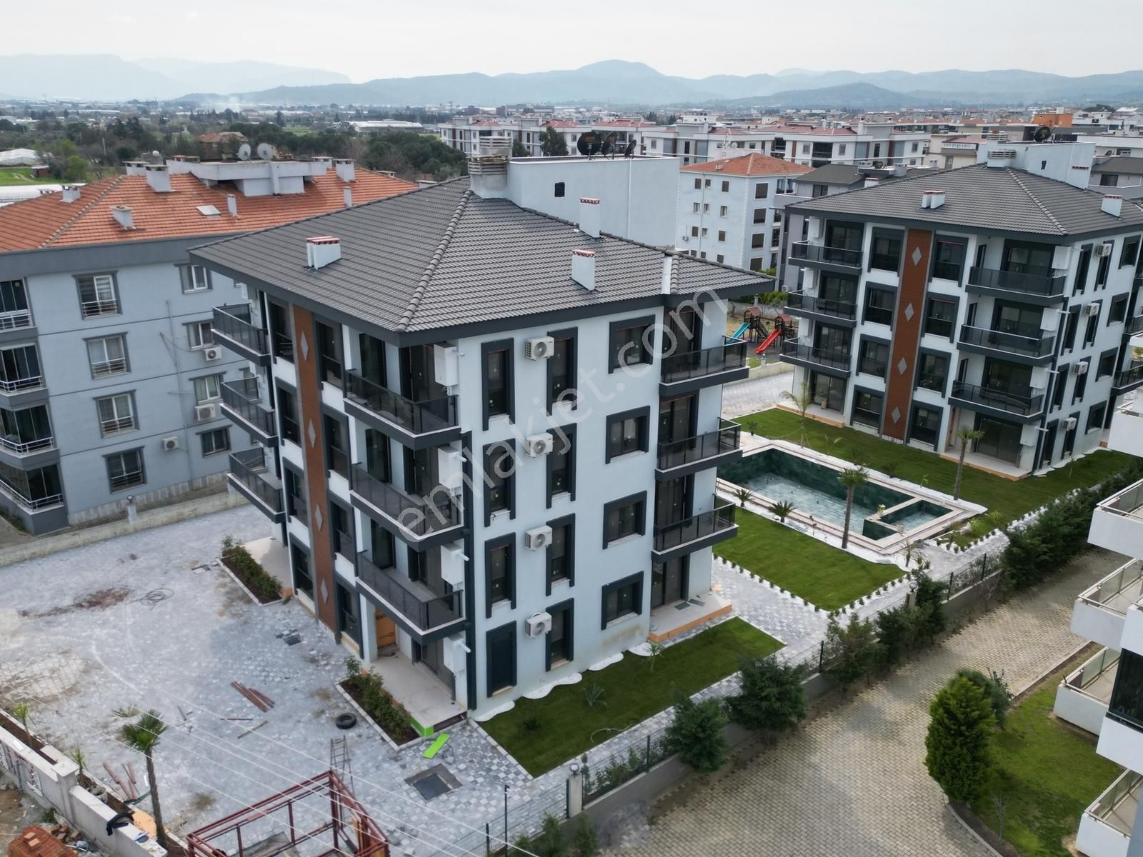 Q'zen Den Havuzlu Site İçersnde Sıfır 135 M2 Arakat 3+1 Daireler - Görsel 26
