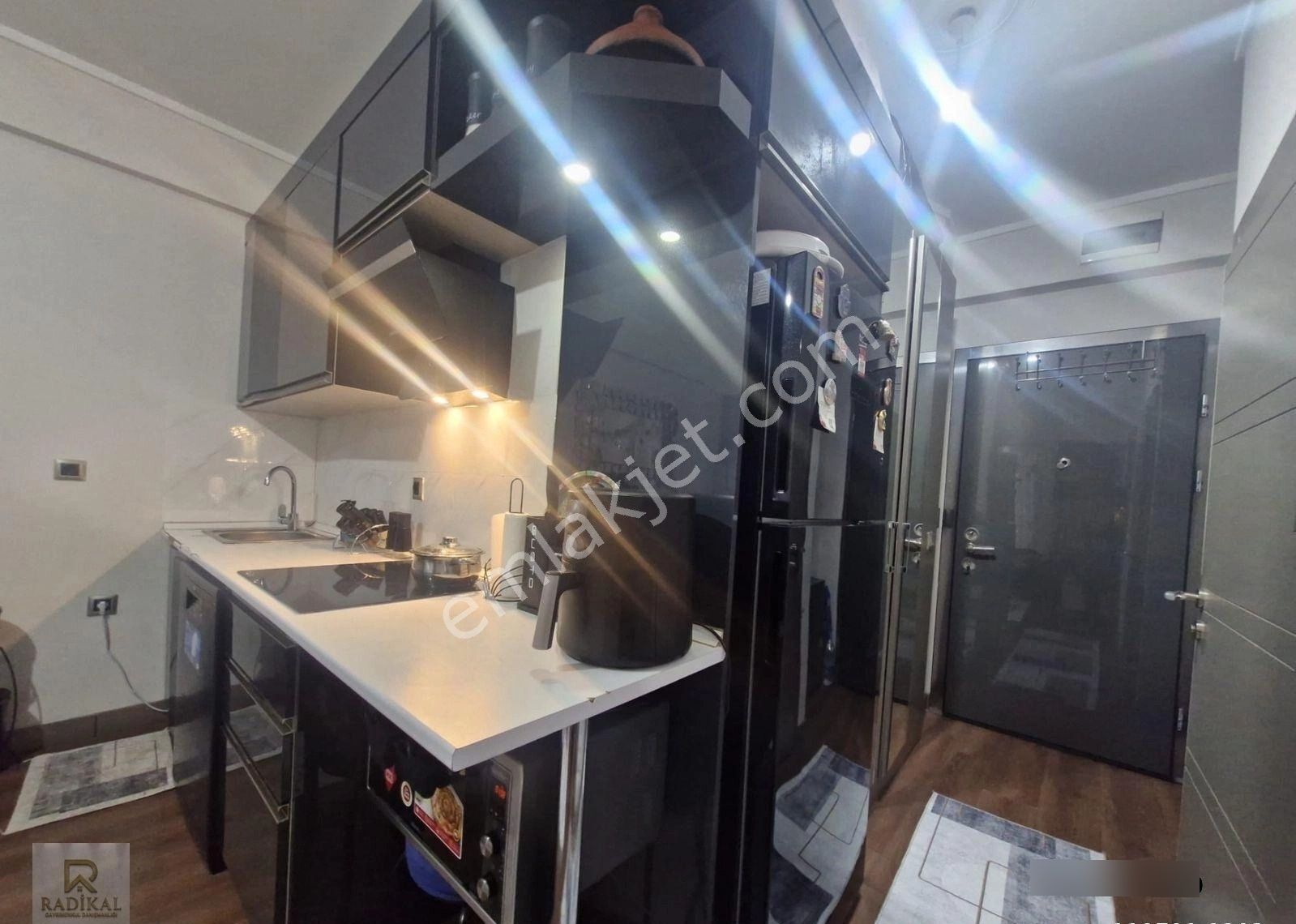 İlkbahar Mahallesi 598. Sokakta Yatırımlık Fırsat Emsalsiz Full Eşyaları İle Satılık Suit 1+1 Daire. - Görsel 23