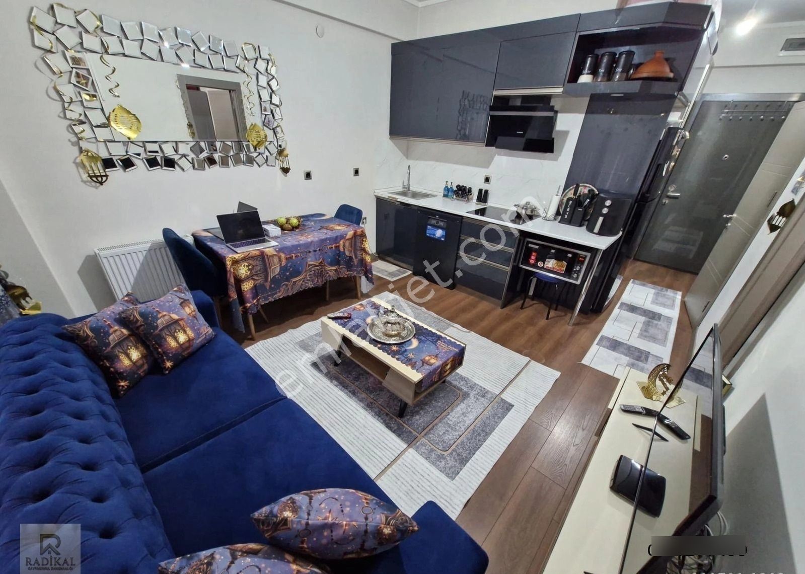 İlkbahar Mahallesi 598. Sokakta Yatırımlık Fırsat Emsalsiz Full Eşyaları İle Satılık Suit 1+1 Daire.