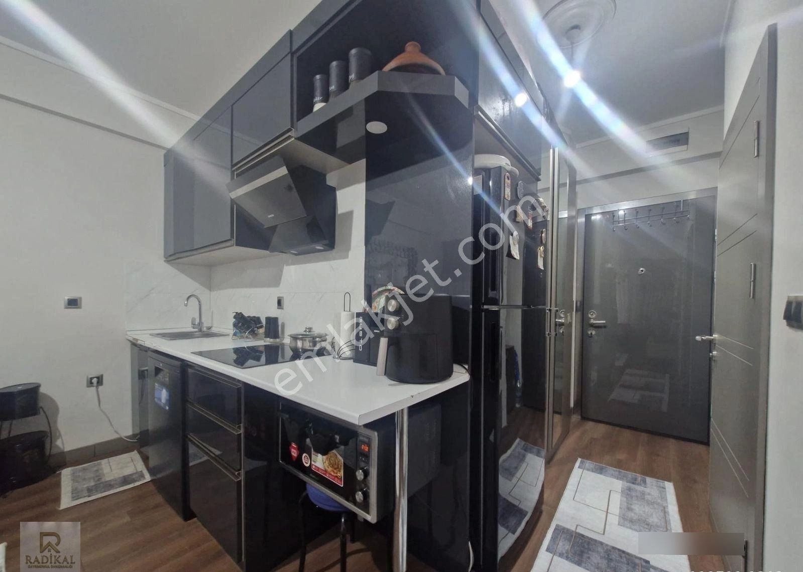 İlkbahar Mahallesi 598. Sokakta Yatırımlık Fırsat Emsalsiz Full Eşyaları İle Satılık Suit 1+1 Daire. - Görsel 24