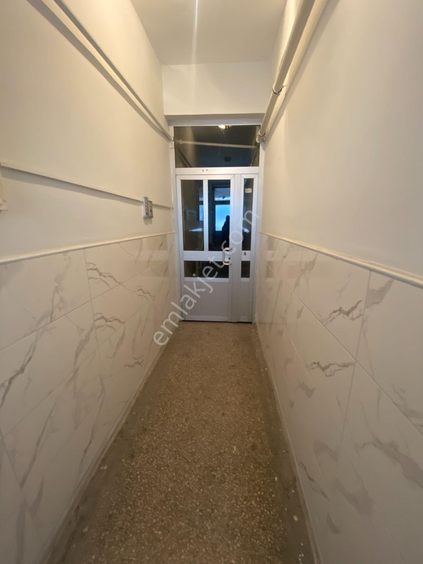 Sivas A.r.s. Den Hayri Sığırcı Caddesi Üzeri 3+1 Satılık Daire