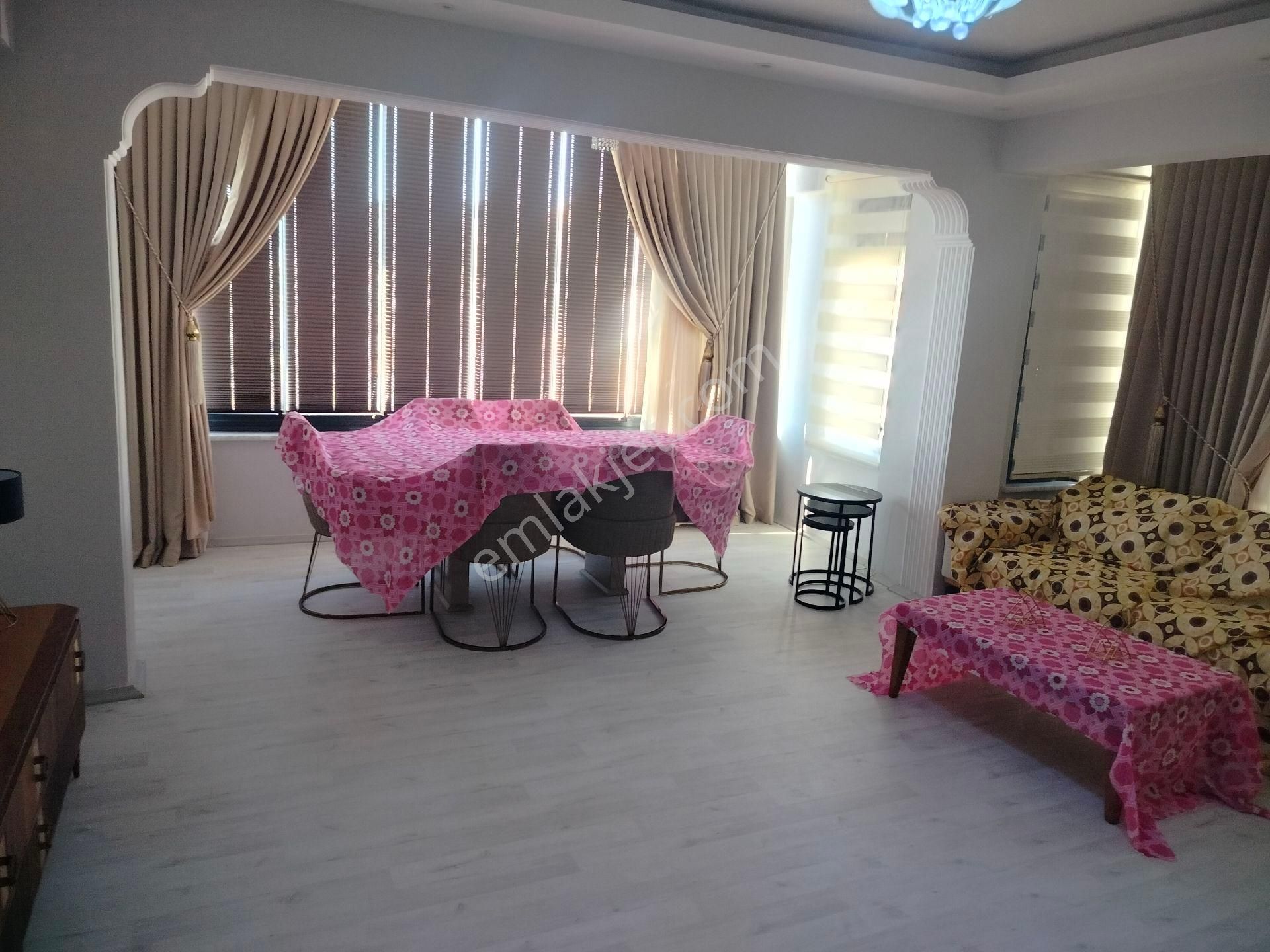 Deniz Nazır Kendine Ait Park Yeri Ufak Bahçesi - Görsel 9