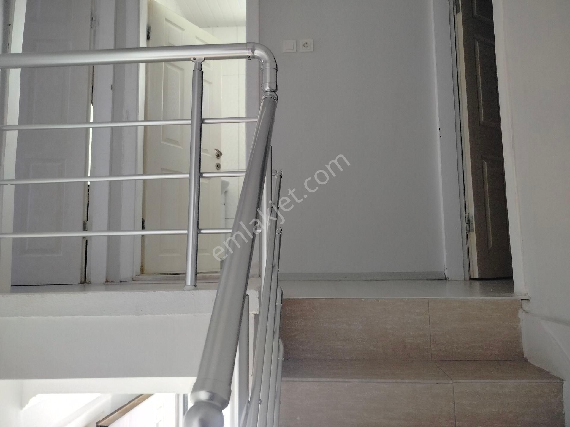 Deniz Nazır Kendine Ait Park Yeri Ufak Bahçesi - Görsel 14