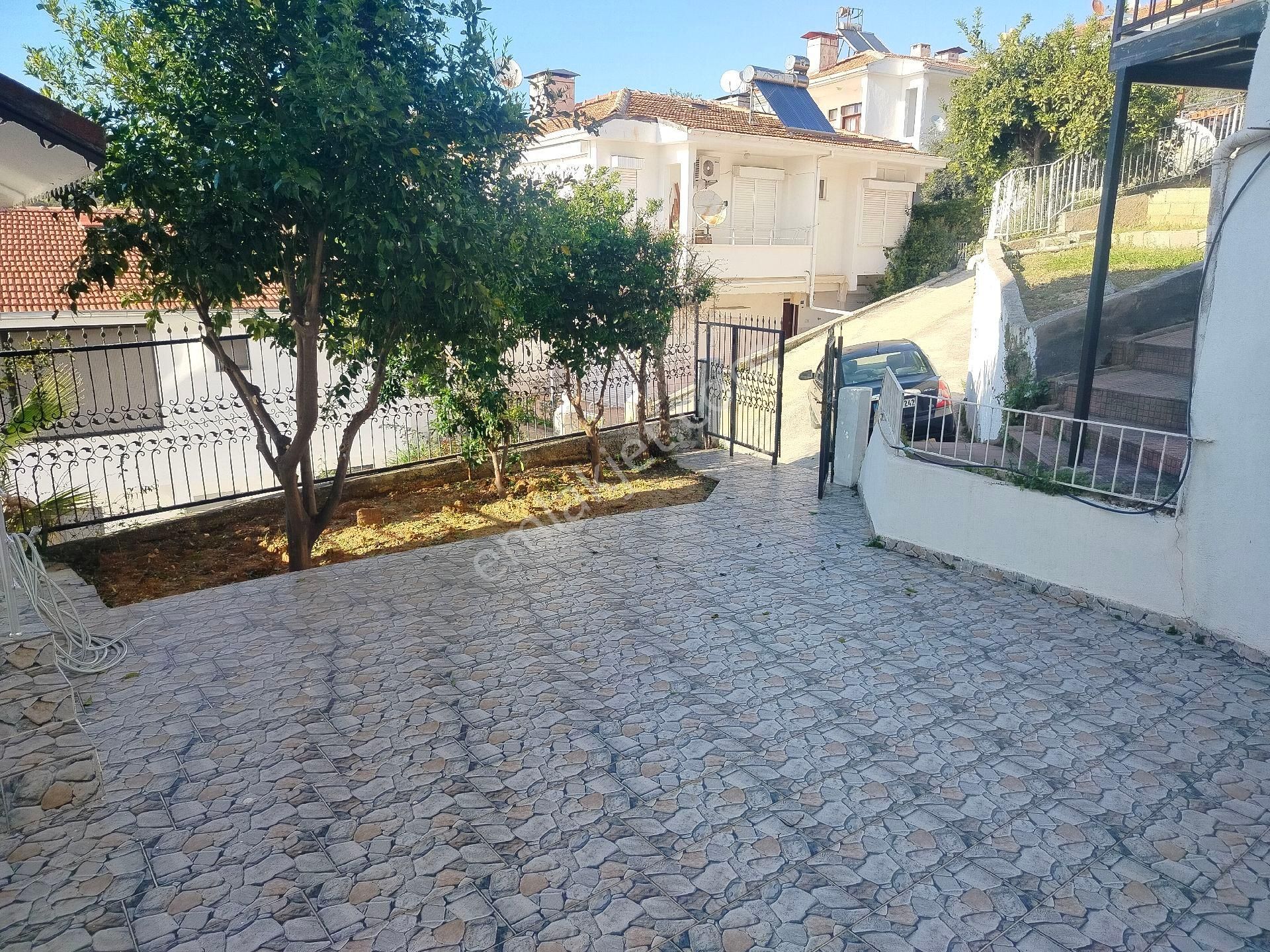 Deniz Nazır Kendine Ait Park Yeri Ufak Bahçesi - Görsel 6