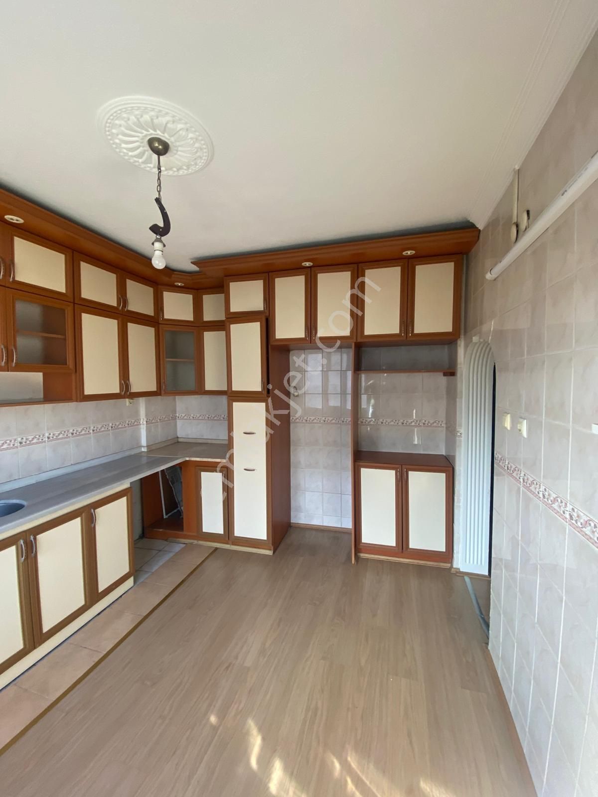 Reşatbey Mah. Cadde Üzeri Krediye Uygun Satılık Doğalgazlı Daire - Görsel 26