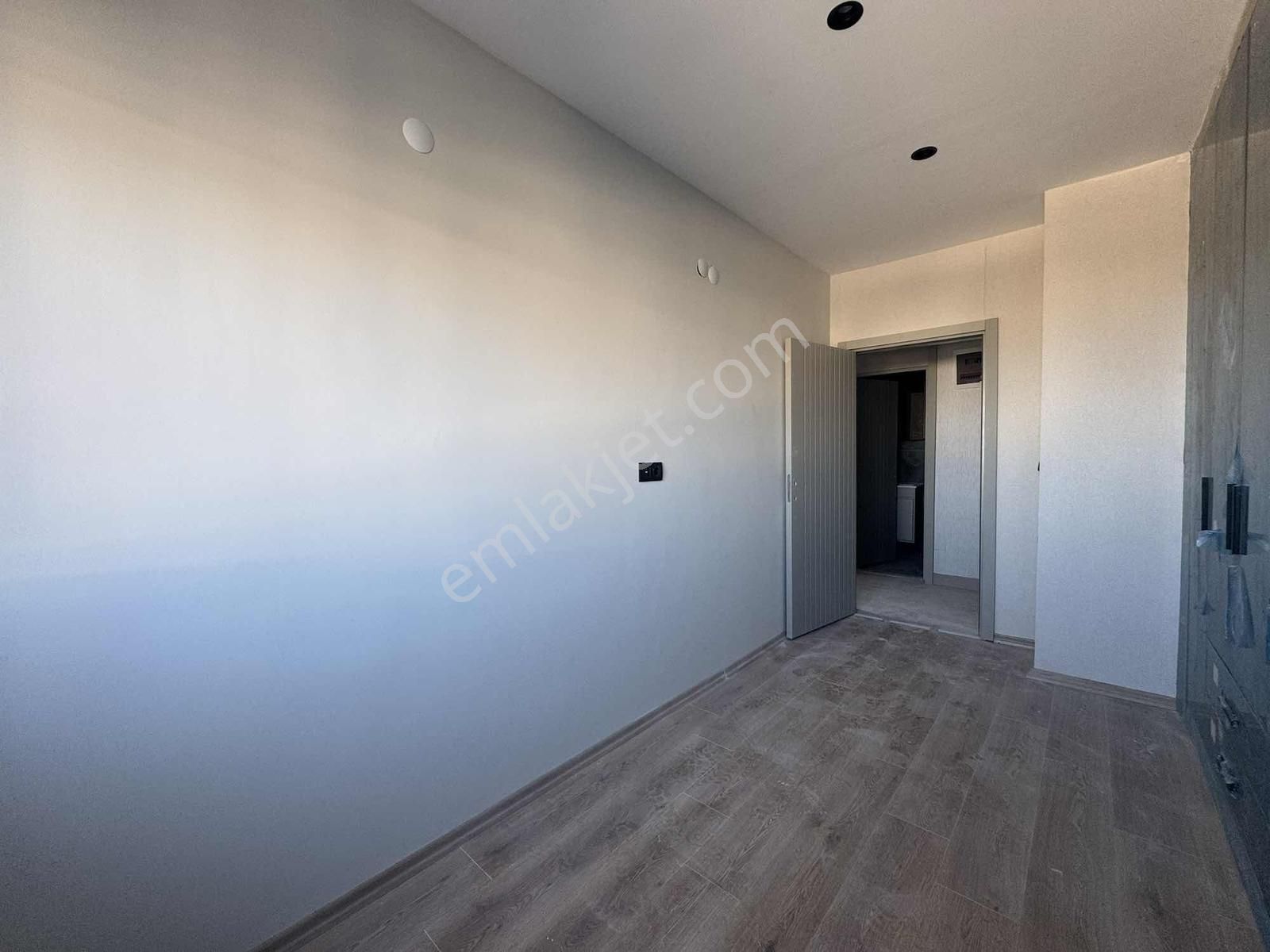 Varsakta Aydemir Cadde Sitesinde Sıfır Kiralık 3+1 Daire! - Görsel 20