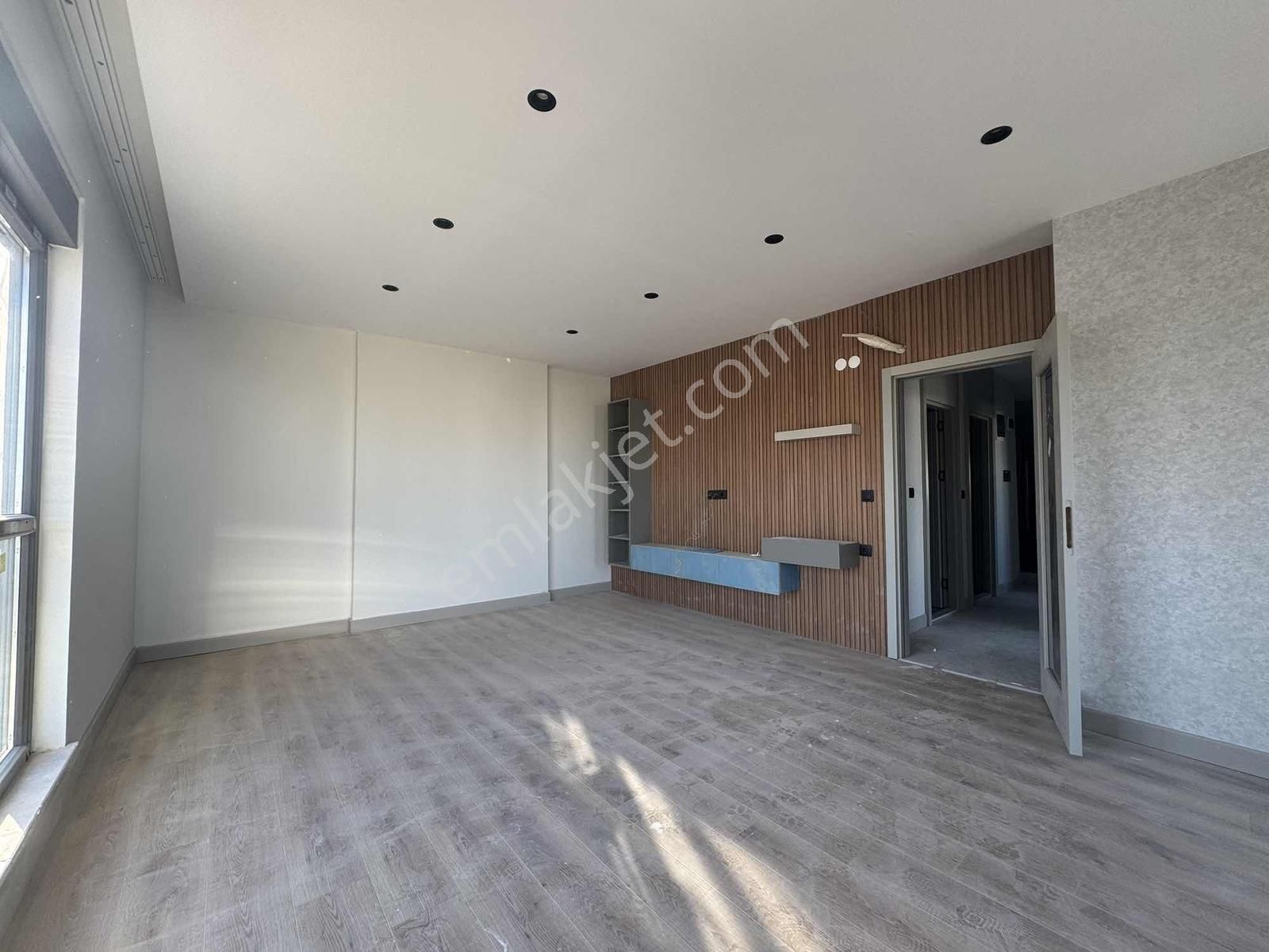 Varsakta Aydemir Cadde Sitesinde Sıfır Kiralık 3+1 Daire! - Görsel 7