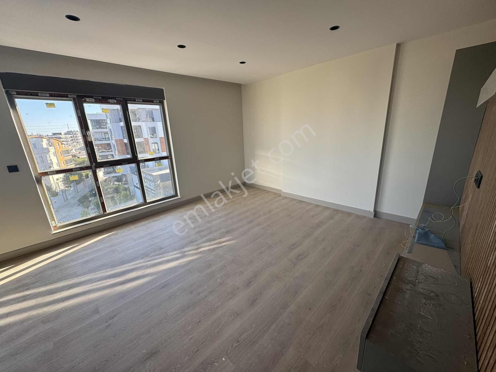 Varsakta Aydemir Cadde Sitesinde Sıfır Kiralık 3+1 Daire! - Görsel 9