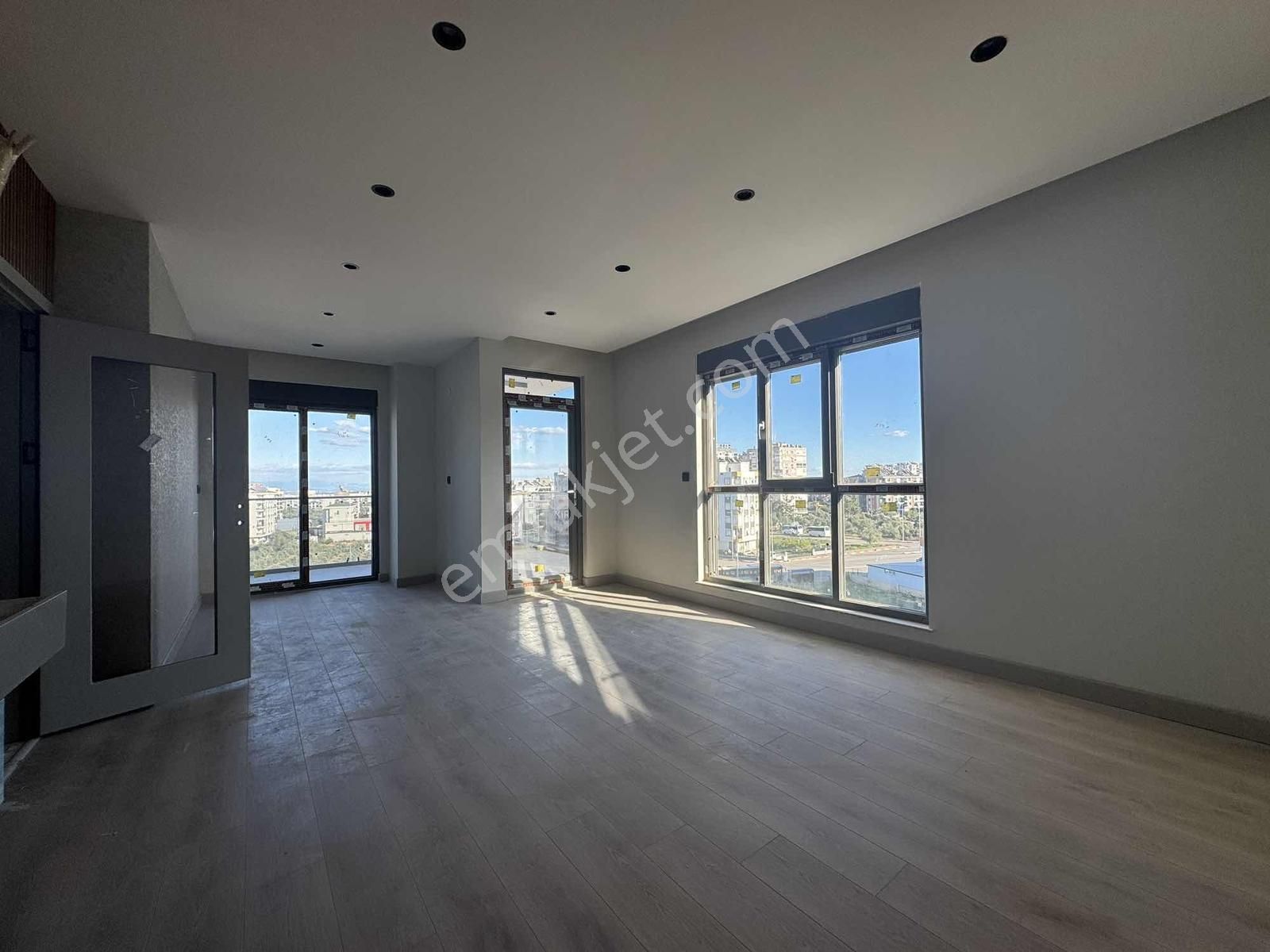 Varsakta Aydemir Cadde Sitesinde Sıfır Kiralık 3+1 Daire! - Görsel 8