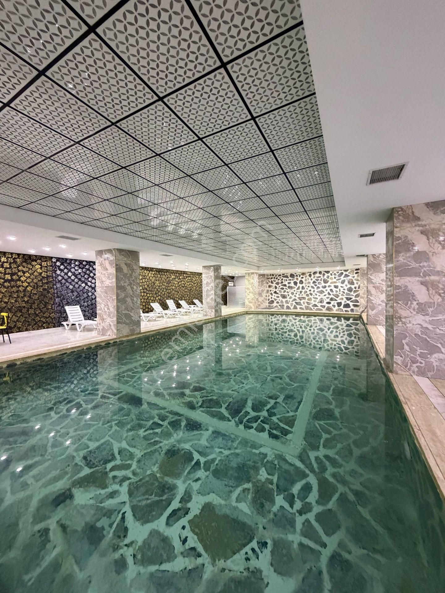 Esenyurt Cumhuriyet Mahallesi 1+1 Kiralık Daire 10.kat Site İçerisinde Sıfır Temiz Daire Manzaralı