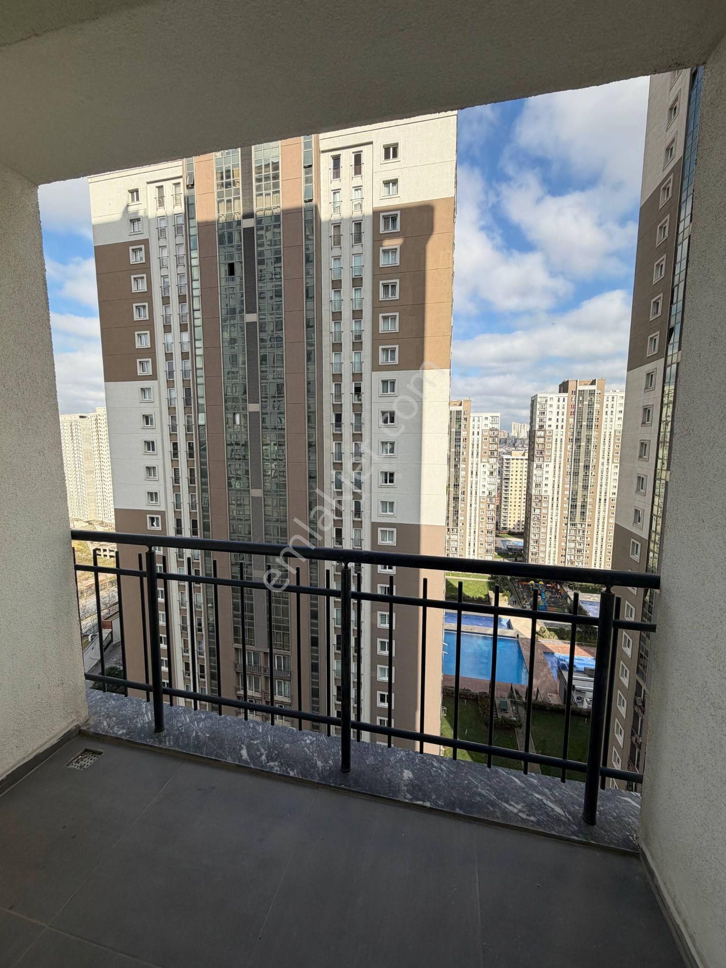 Esenyurt Cumhuriyet Mahallesi 1+1 Kiralık Daire 10.kat Site İçerisinde Sıfır Temiz Daire Manzaralı - Görsel 24