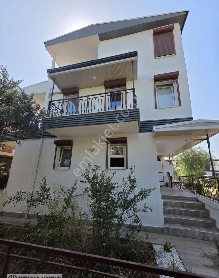 Altınkum Sahile Yürüme Mesafesinde Site İçinde Triplex Villa - Görsel 6