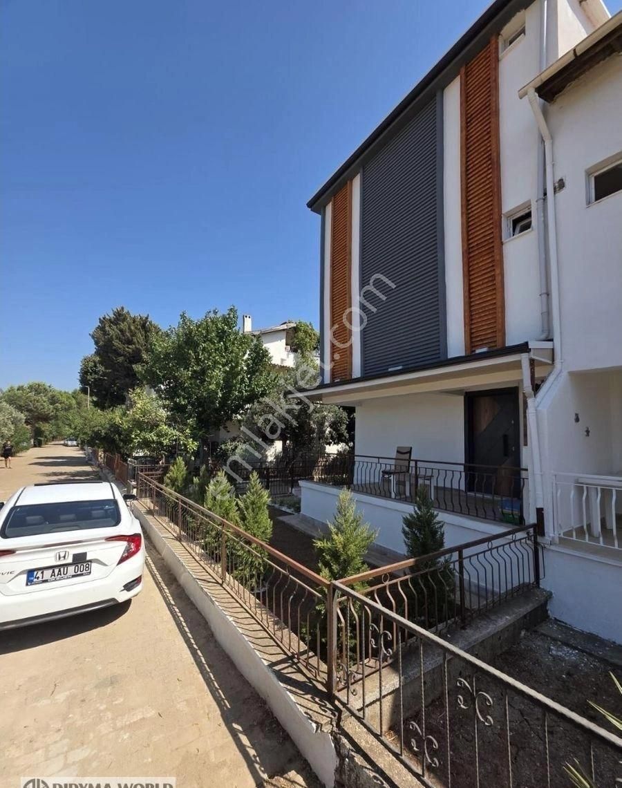 Altınkum Sahile Yürüme Mesafesinde Site İçinde Triplex Villa - Görsel 7