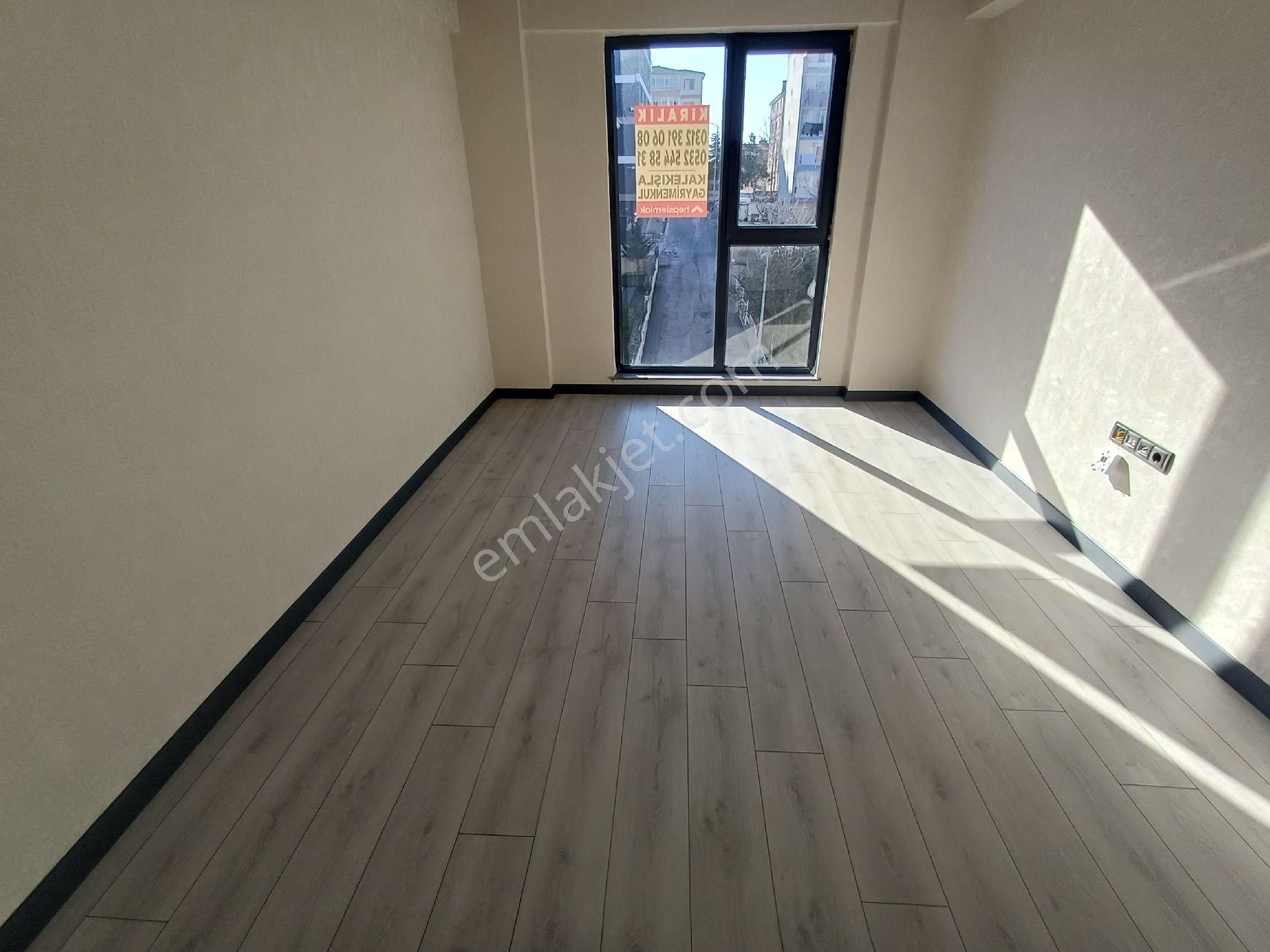 Kalekışladan Manzaralı Ful Yapılı Geniş Önü Açık Kiralık 4+1daire - Görsel 17