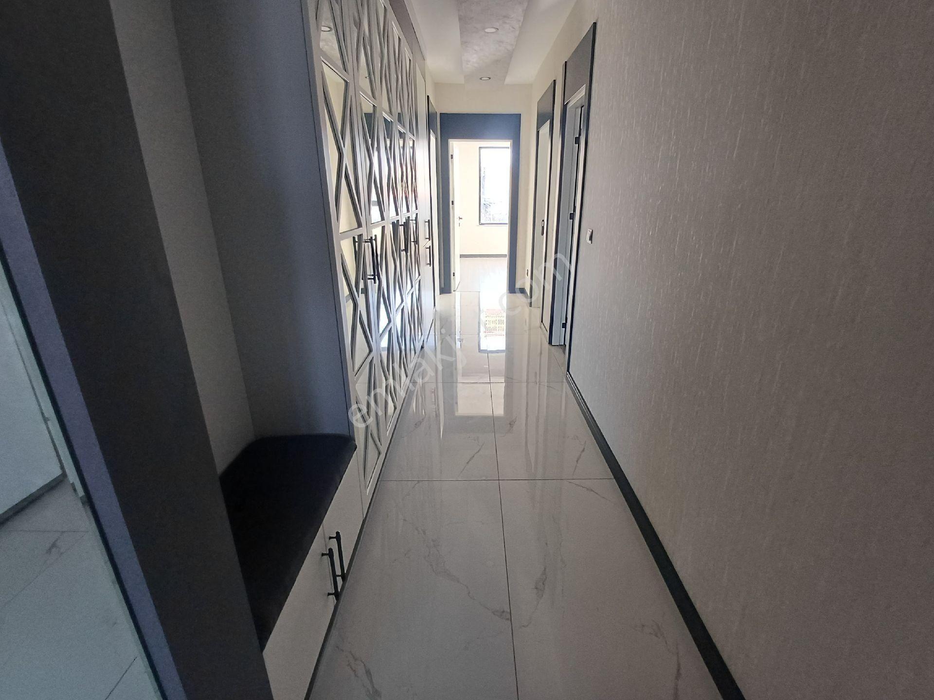 Kalekışladan Manzaralı Ful Yapılı Geniş Önü Açık Kiralık 4+1daire - Görsel 15