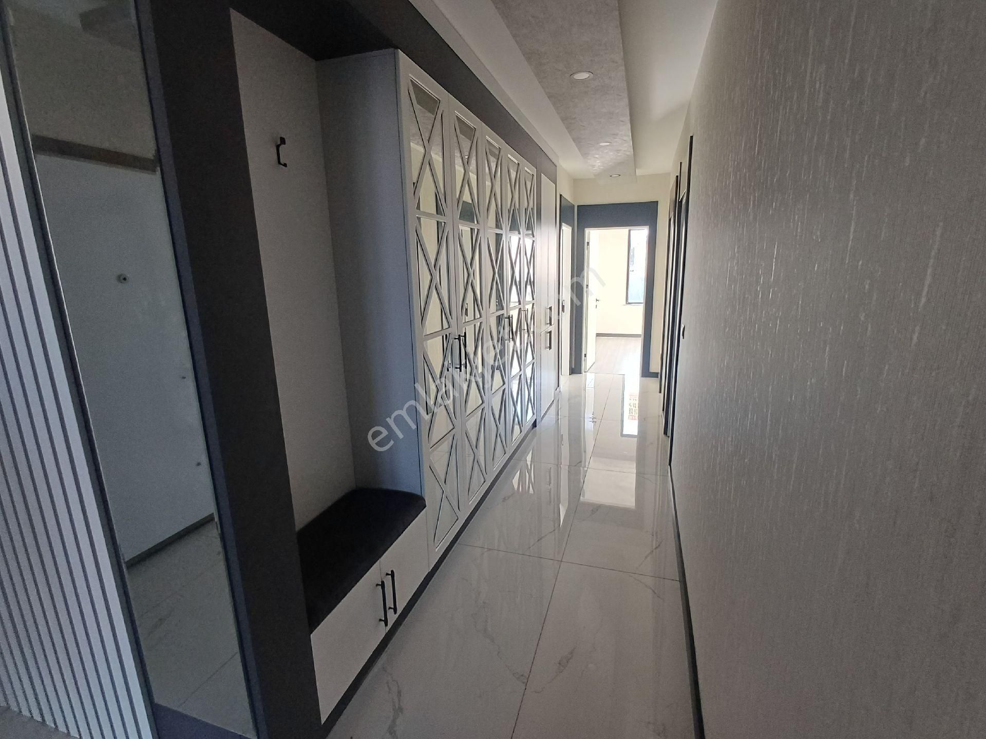 Kalekışladan Manzaralı Ful Yapılı Geniş Önü Açık Kiralık 4+1daire - Görsel 9