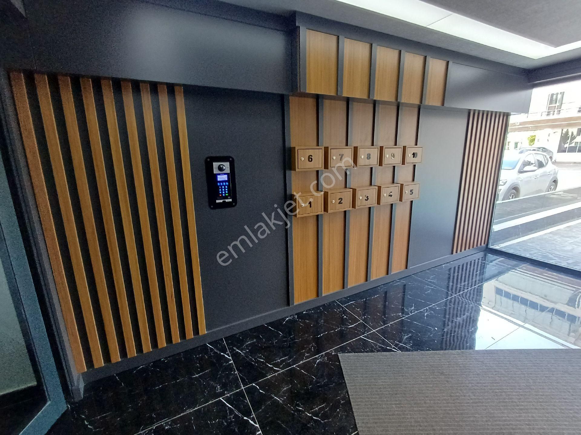 Kalekışladan Manzaralı Ful Yapılı Geniş Önü Açık Kiralık 4+1daire - Görsel 35