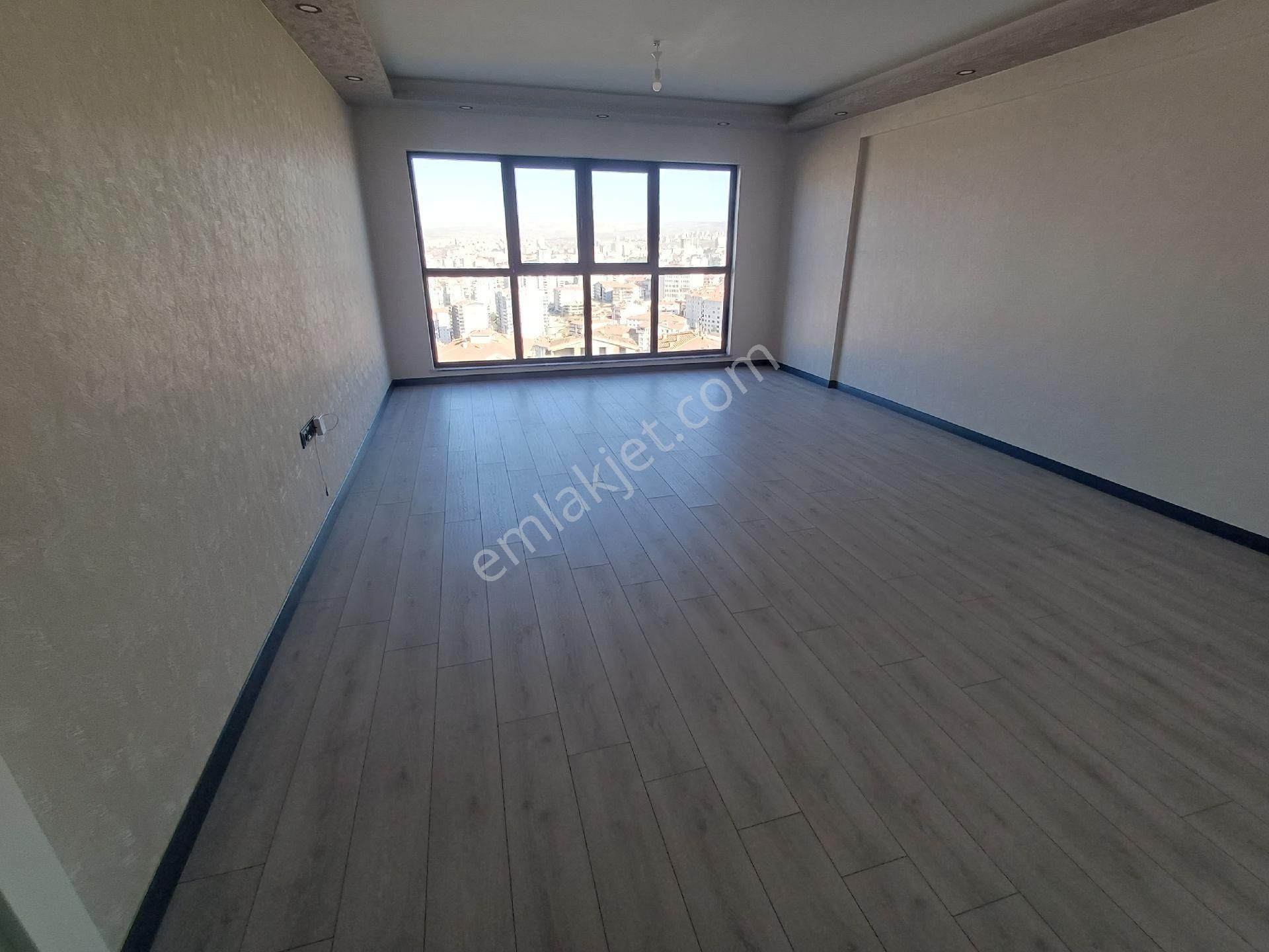 Kalekışladan Manzaralı Ful Yapılı Geniş Önü Açık Kiralık 4+1daire - Görsel 12