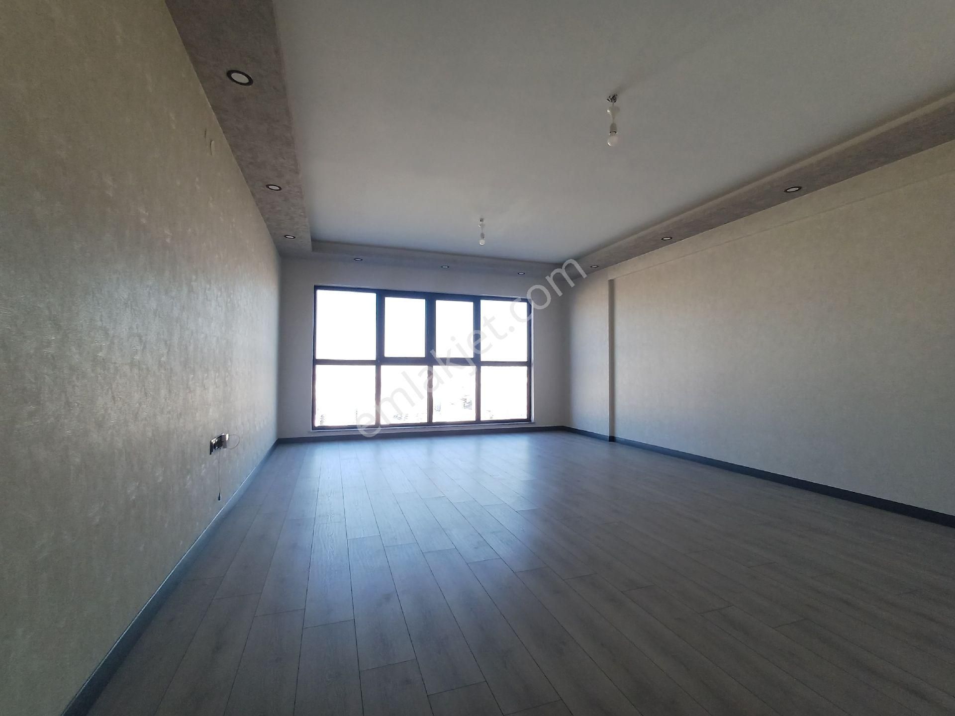 Kalekışladan Manzaralı Ful Yapılı Geniş Önü Açık Kiralık 4+1daire - Görsel 11