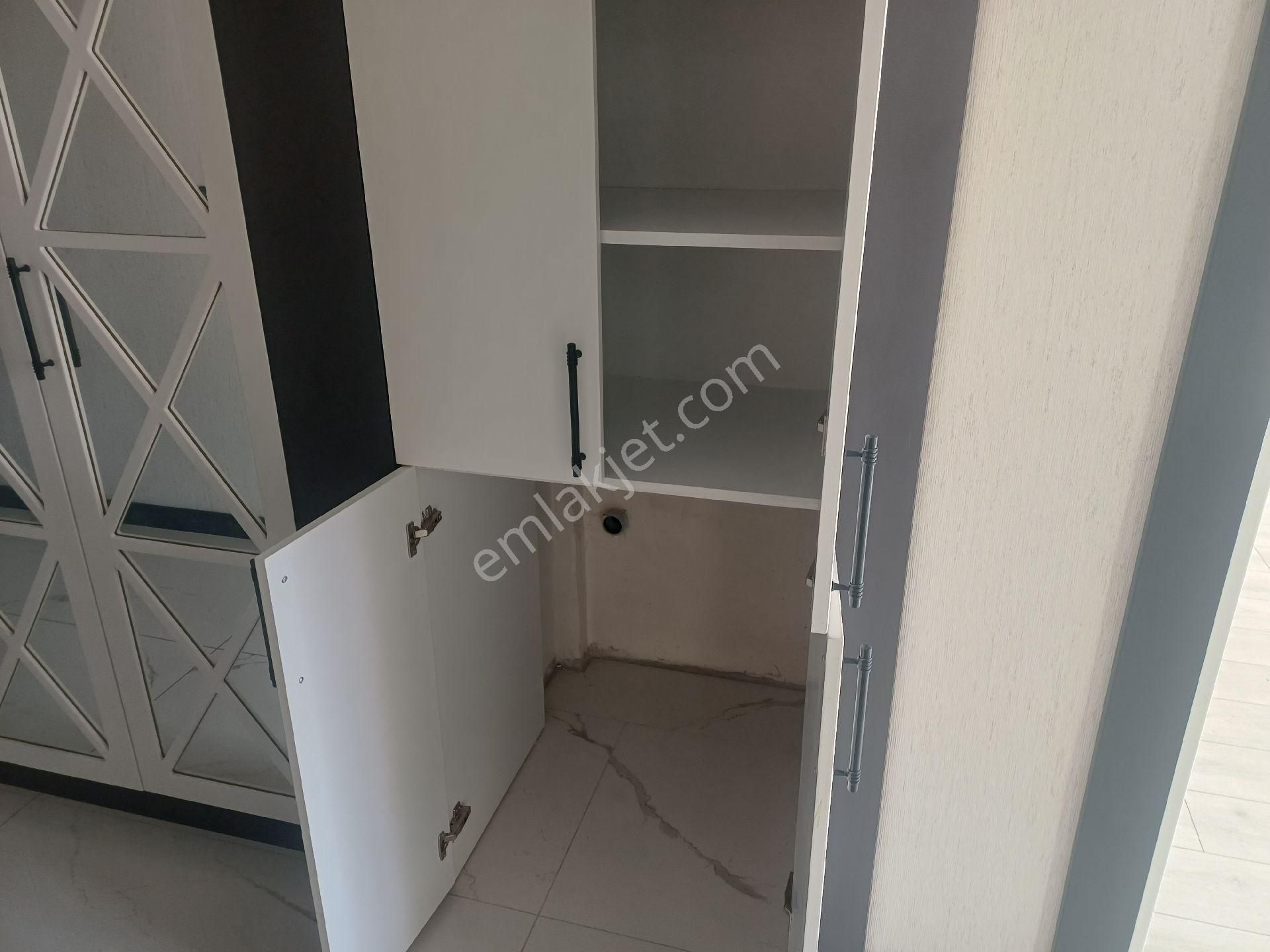 Kalekışladan Manzaralı Ful Yapılı Geniş Önü Açık Kiralık 4+1daire - Görsel 25