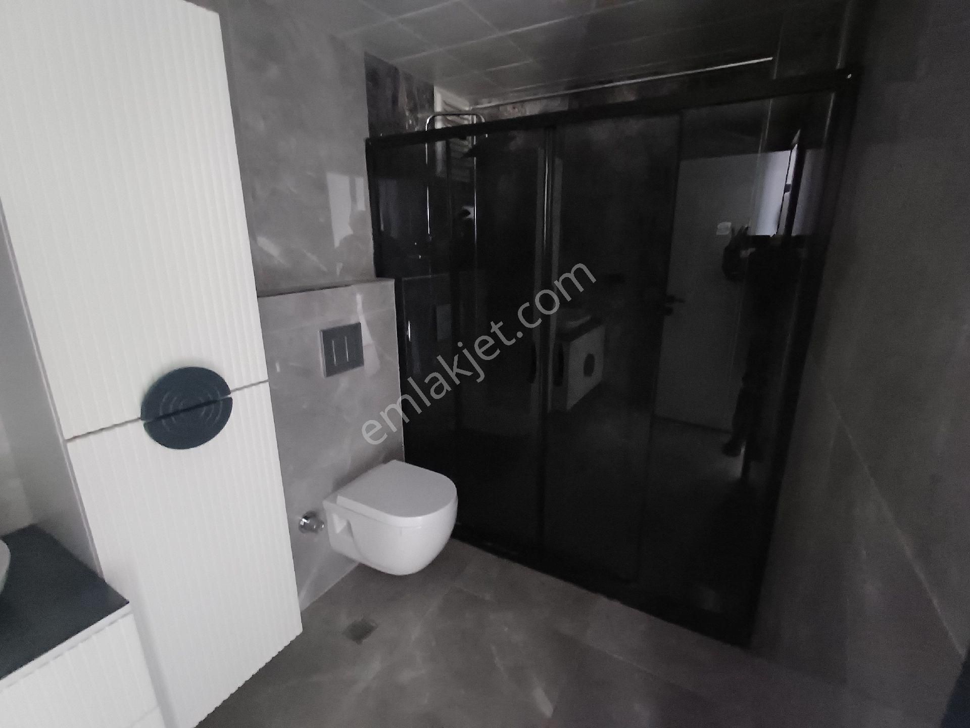 Kalekışladan Manzaralı Ful Yapılı Geniş Önü Açık Kiralık 4+1daire - Görsel 28
