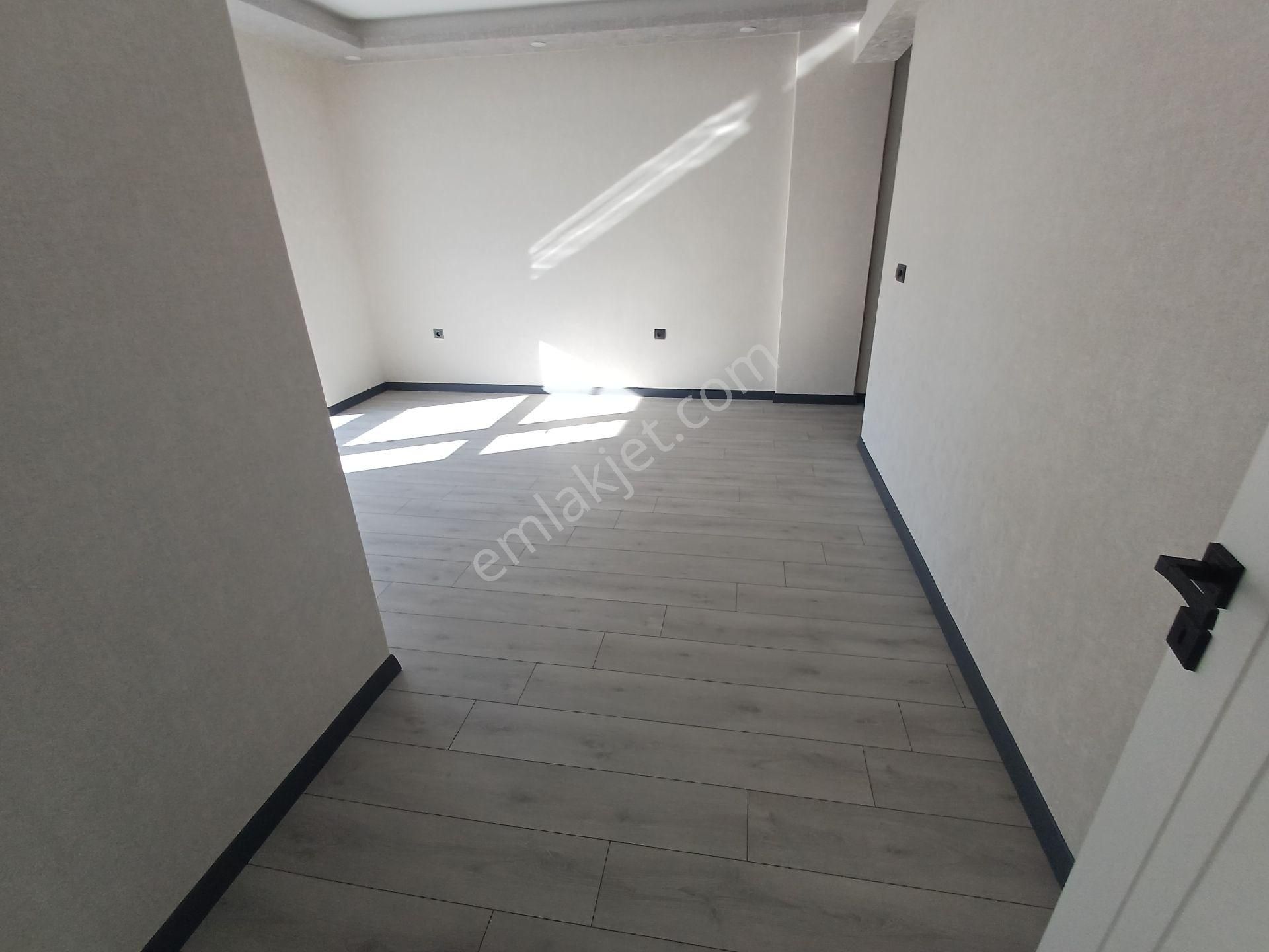 Kalekışladan Manzaralı Ful Yapılı Geniş Önü Açık Kiralık 4+1daire - Görsel 19