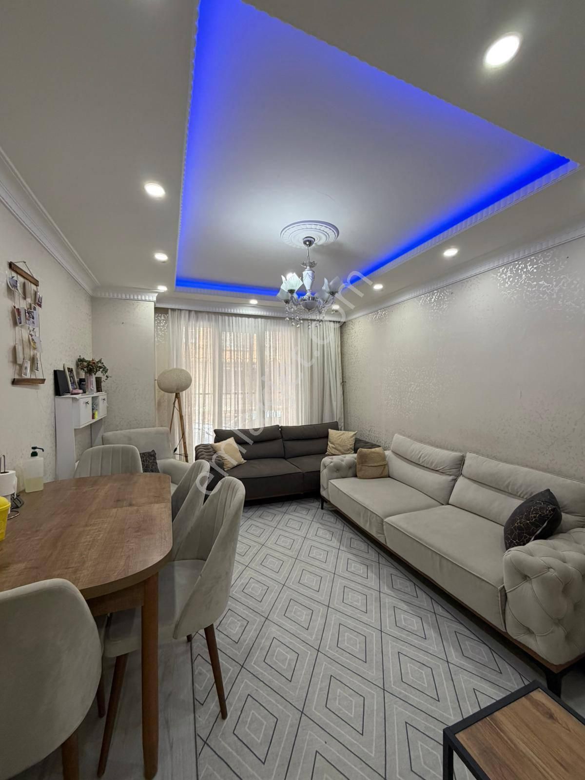 Esenyurt Zafer Mahallesi 2+1 Kiralık Boş Daire Balkonlu Yüksek Giriş Belediye Ve Üniversite 10 Dk.