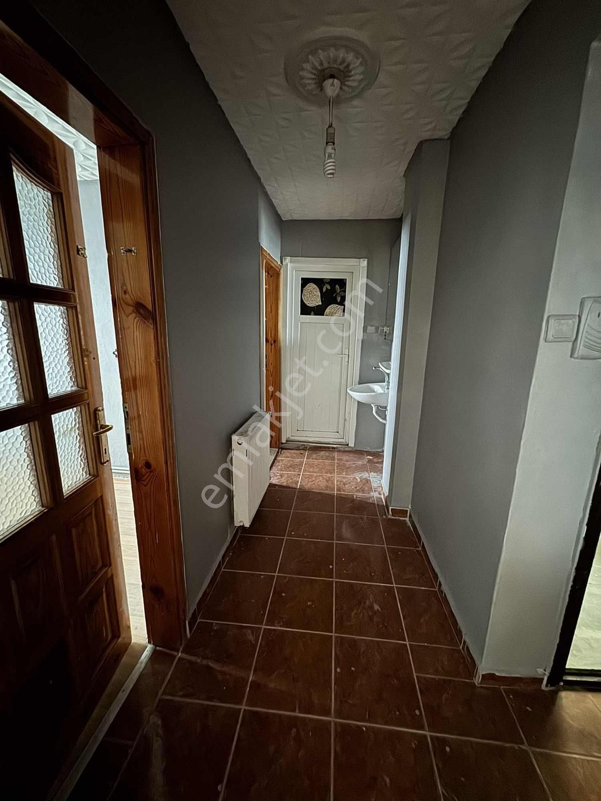 Mahmutbey'de Kiralık 2+1 70 M2 Daire - Görsel 3