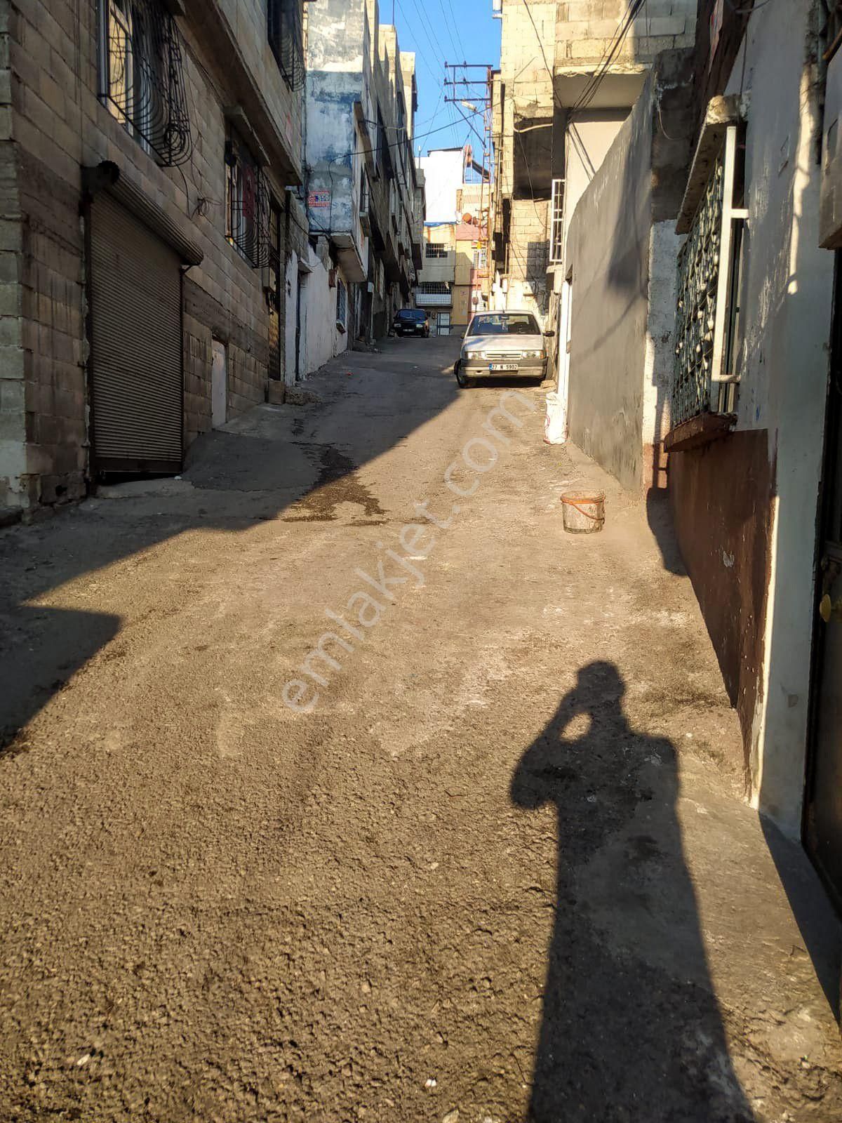 Karşıyaka ' Da 2 Katlı Müstakil Ev - Görsel 2