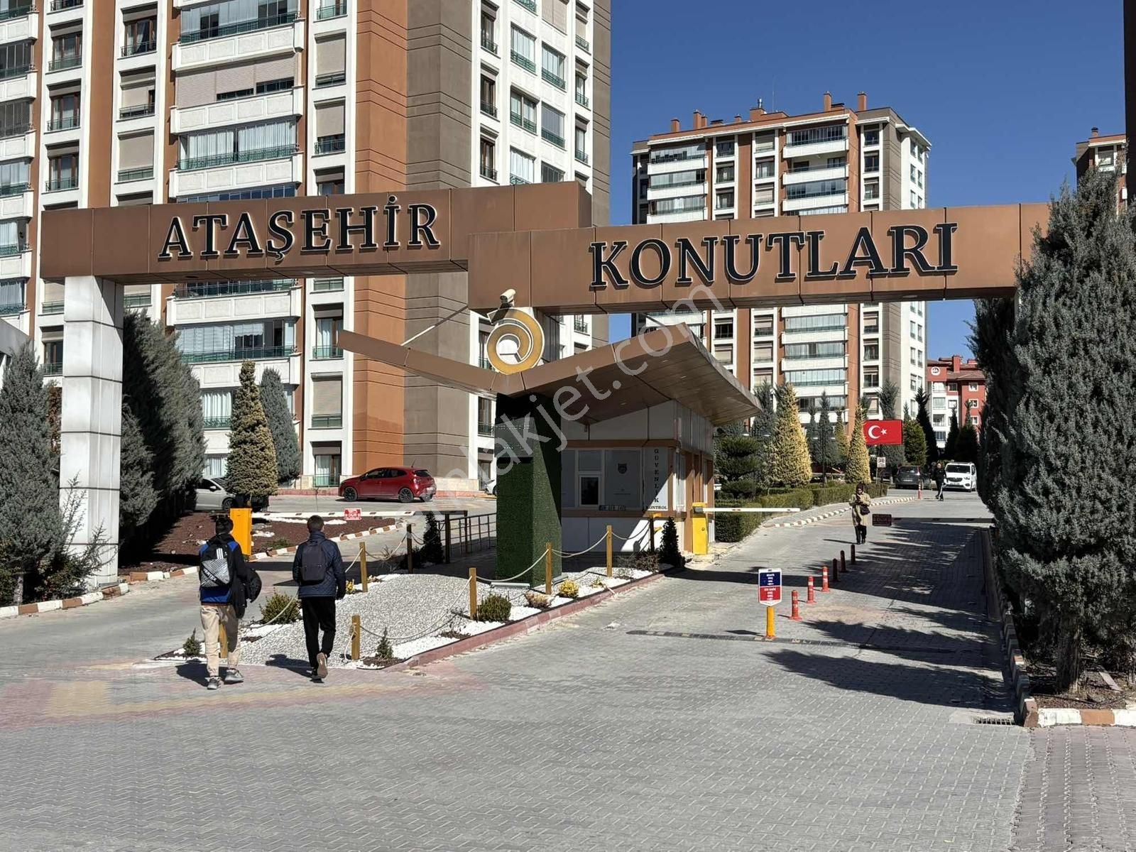 Cemil Şimşek'ten Ataşehir Sitelerinde Fırsat 4+1 Fırsat Daire