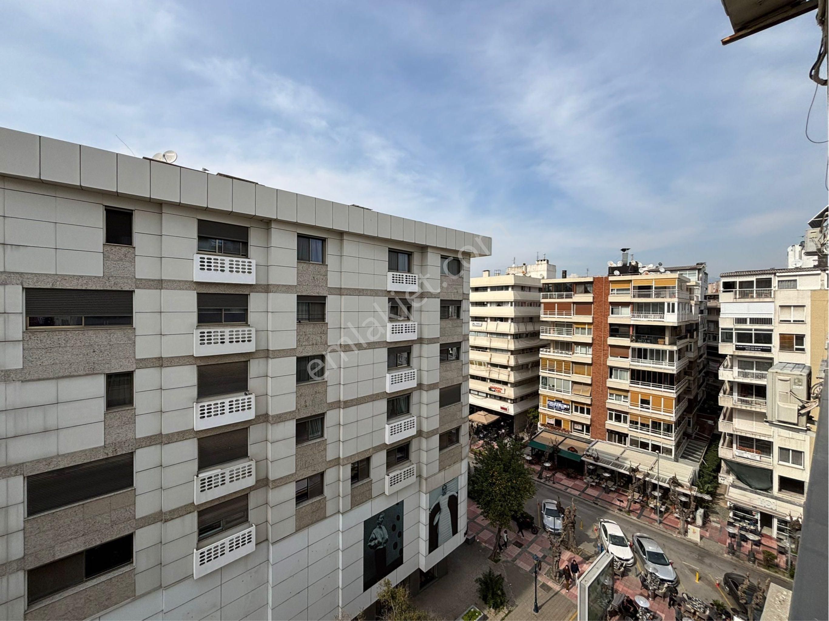 Alsancak Dr.mustafa Enver Cd. 7.kat 3+1 Bakımlı Kiralık Daire - Görsel 25