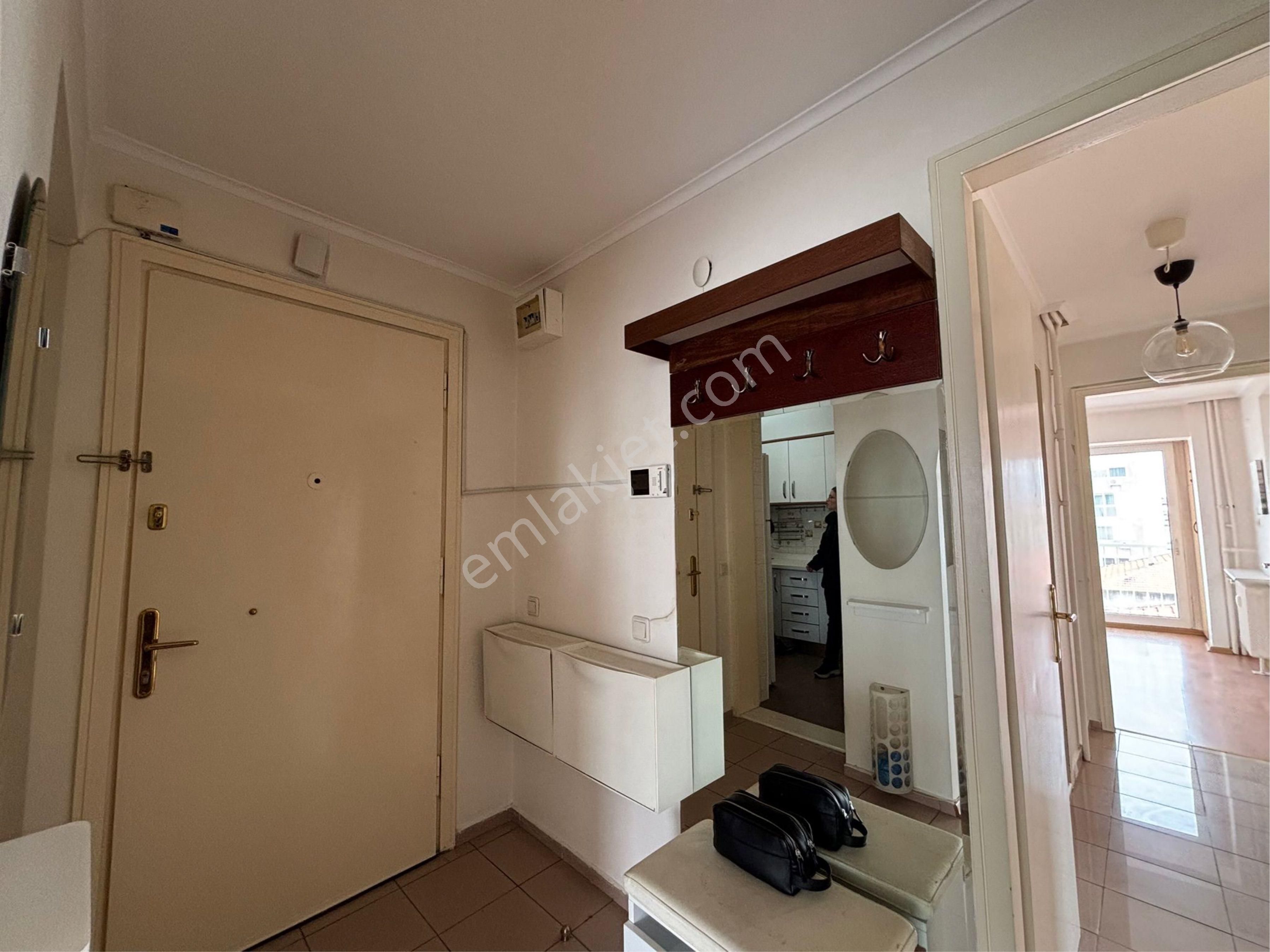 Alsancak Dr.mustafa Enver Cd. 7.kat 3+1 Bakımlı Kiralık Daire - Görsel 18