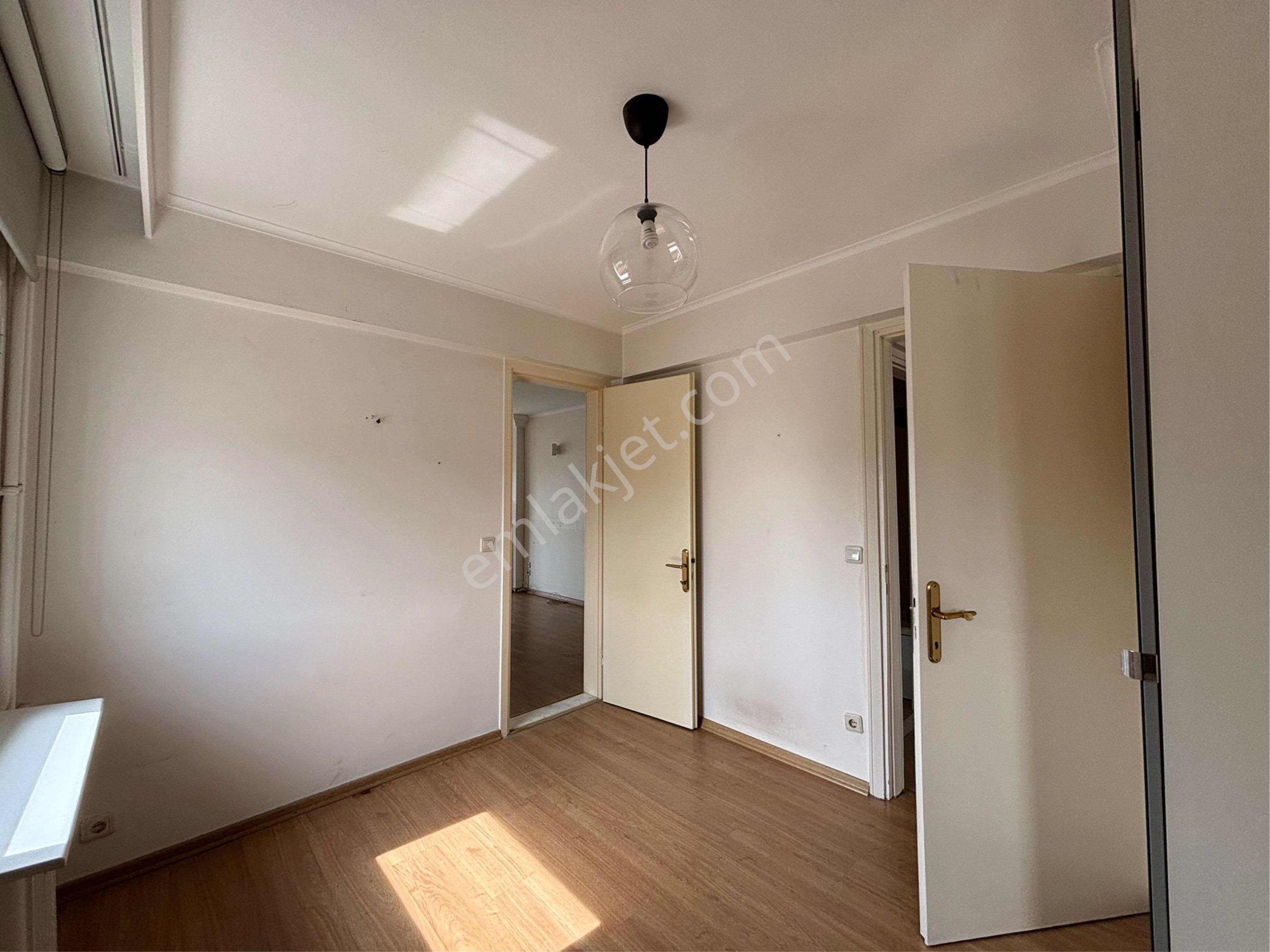 Alsancak Dr.mustafa Enver Cd. 7.kat 3+1 Bakımlı Kiralık Daire - Görsel 14