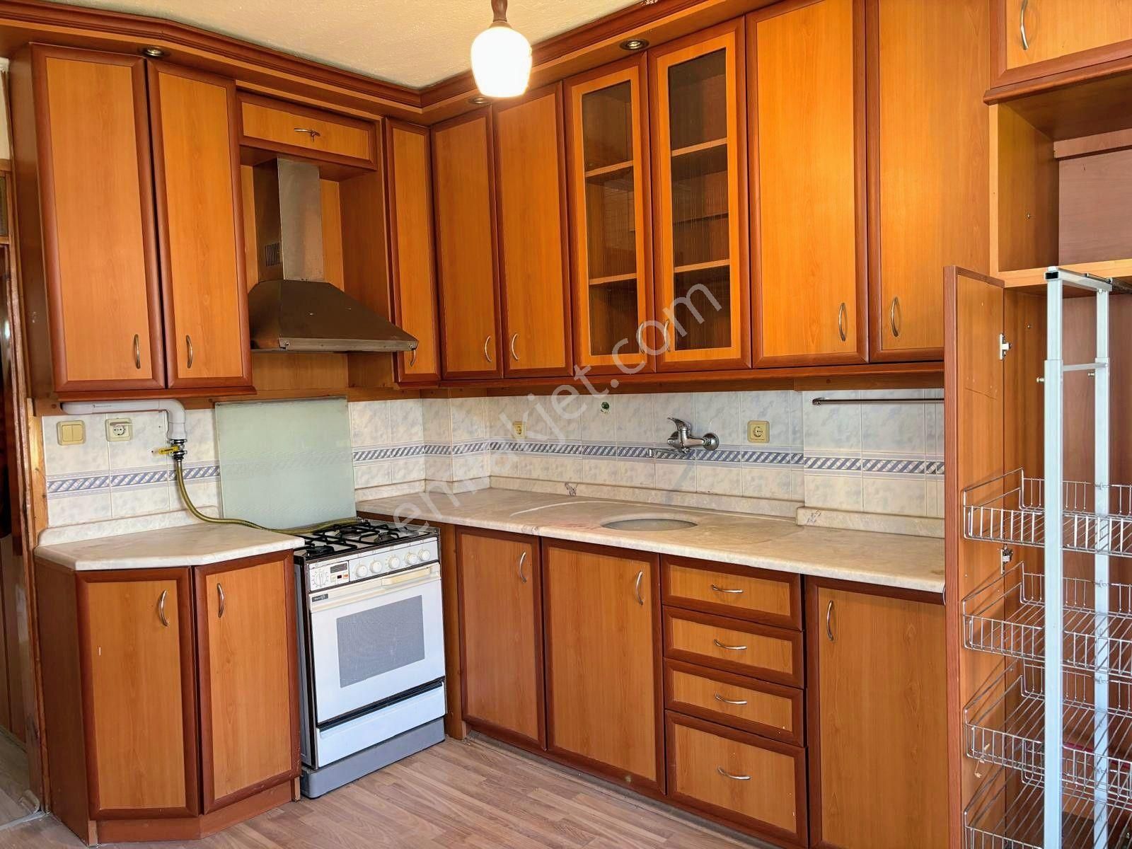 Bergama Doğalgazlı Cam Balkonlu Kapalı Mutfak Ara Kat 3+1 Geniş Daire - Görsel 33