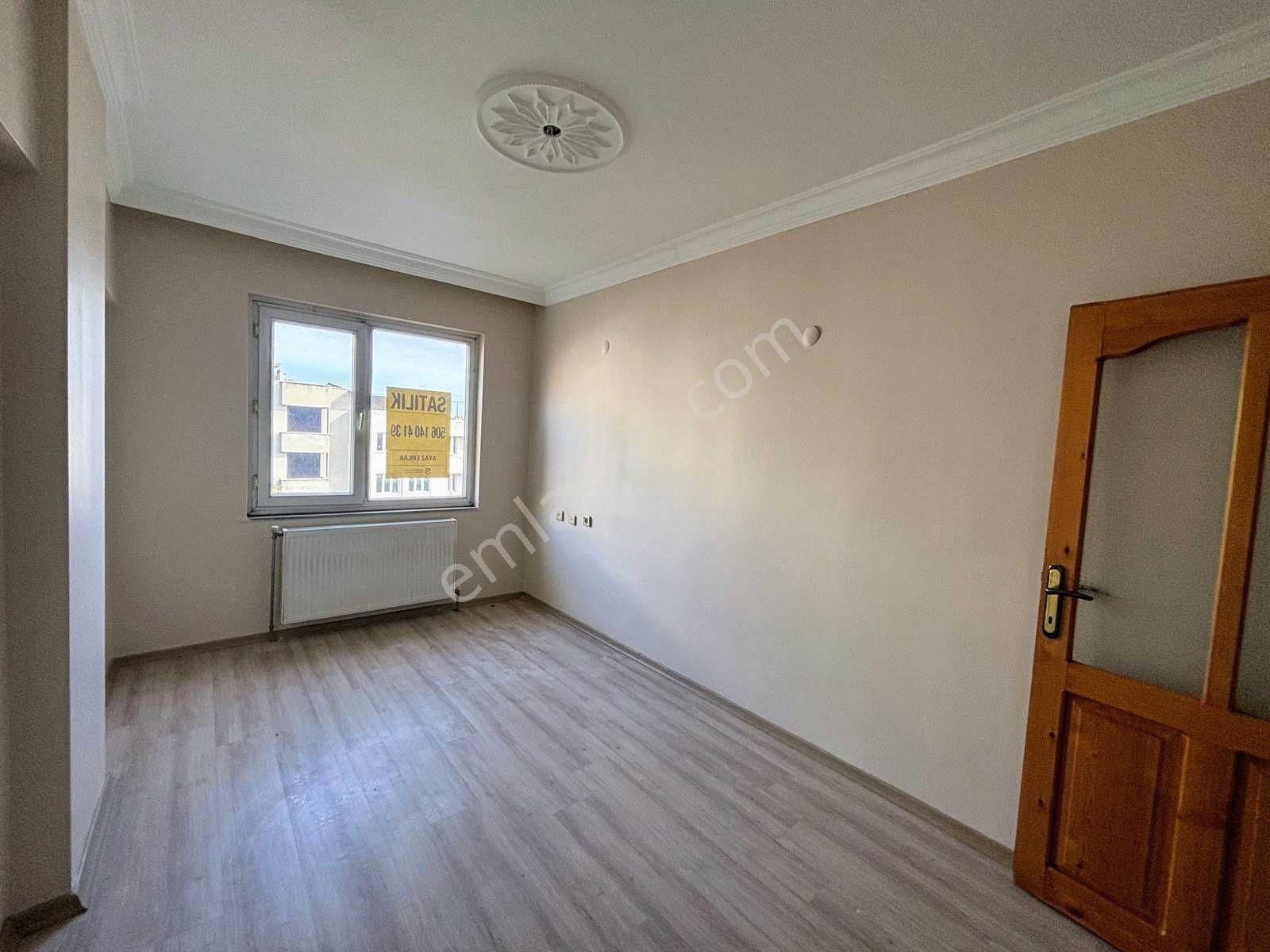 Bergama Doğalgazlı Cam Balkonlu Kapalı Mutfak Ara Kat 3+1 Geniş Daire - Görsel 16